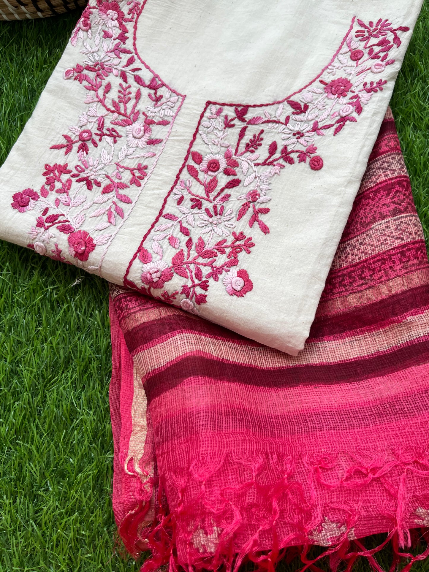 Knot work kurta block print dupatta