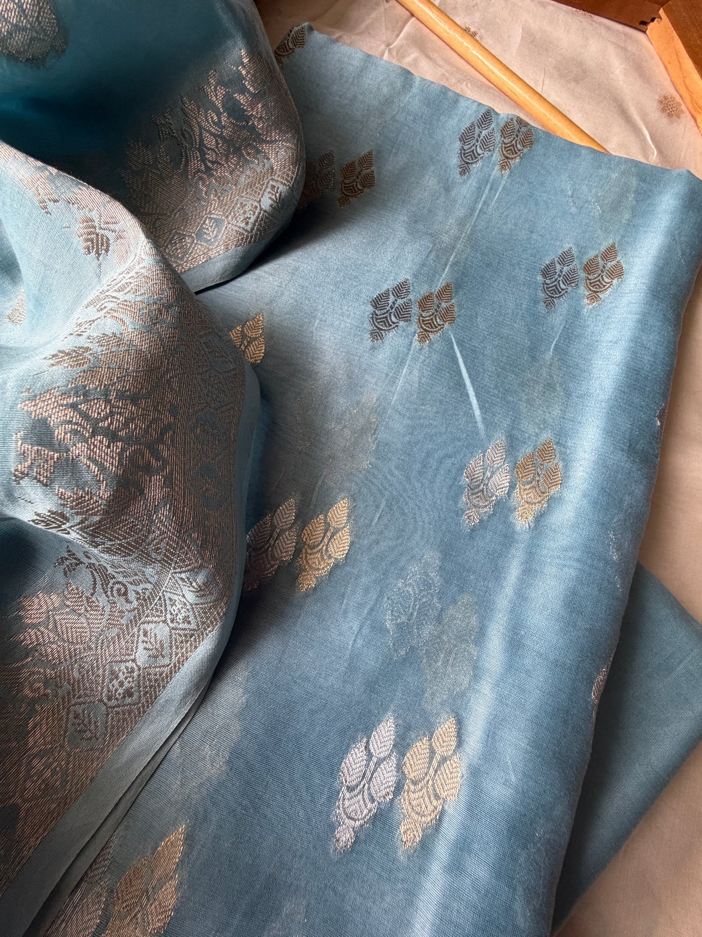 त्योहार् -Banarasi chanderi dupatta kurta
