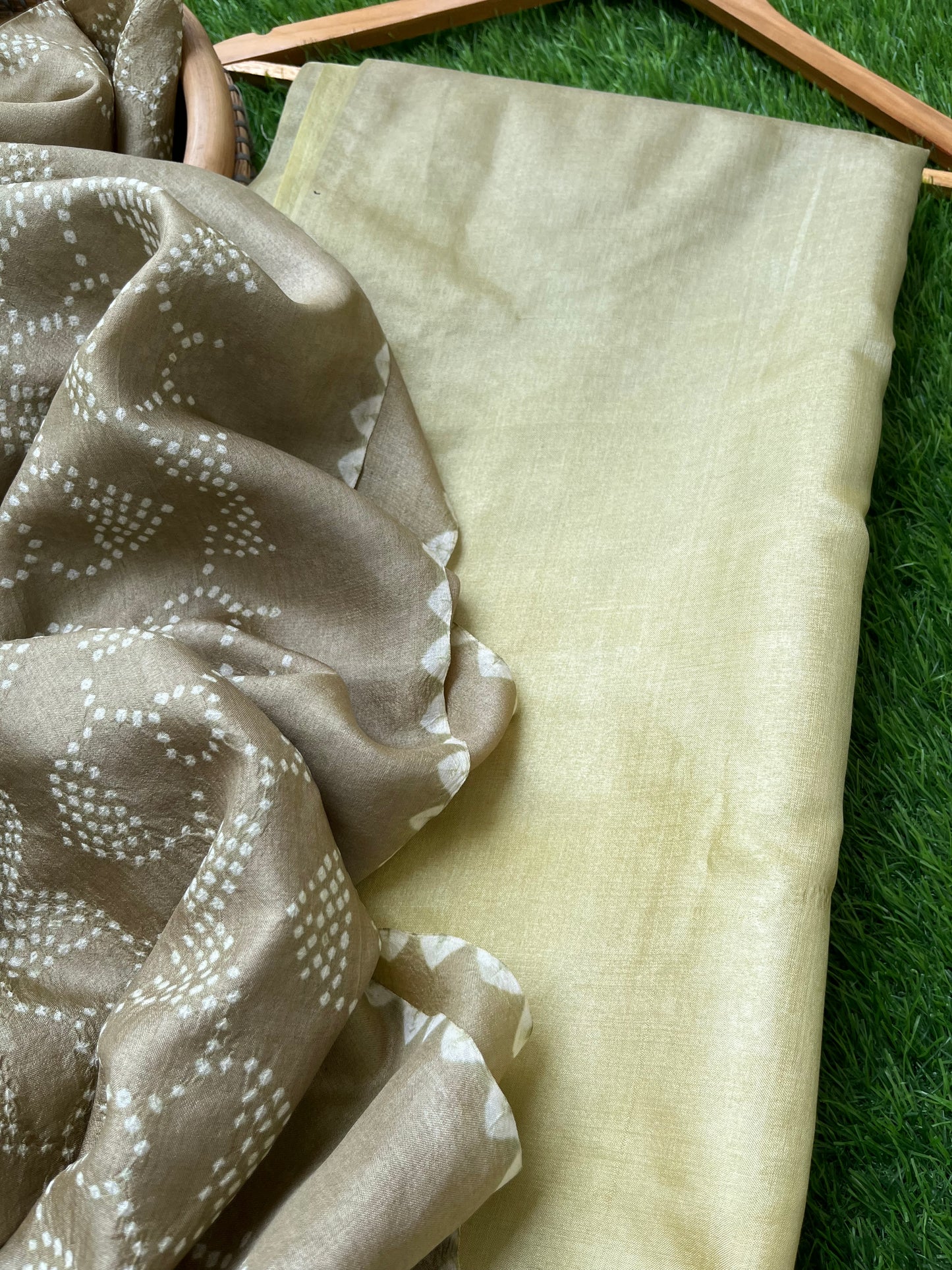 Tussar silk Bandhani dupatta kurta