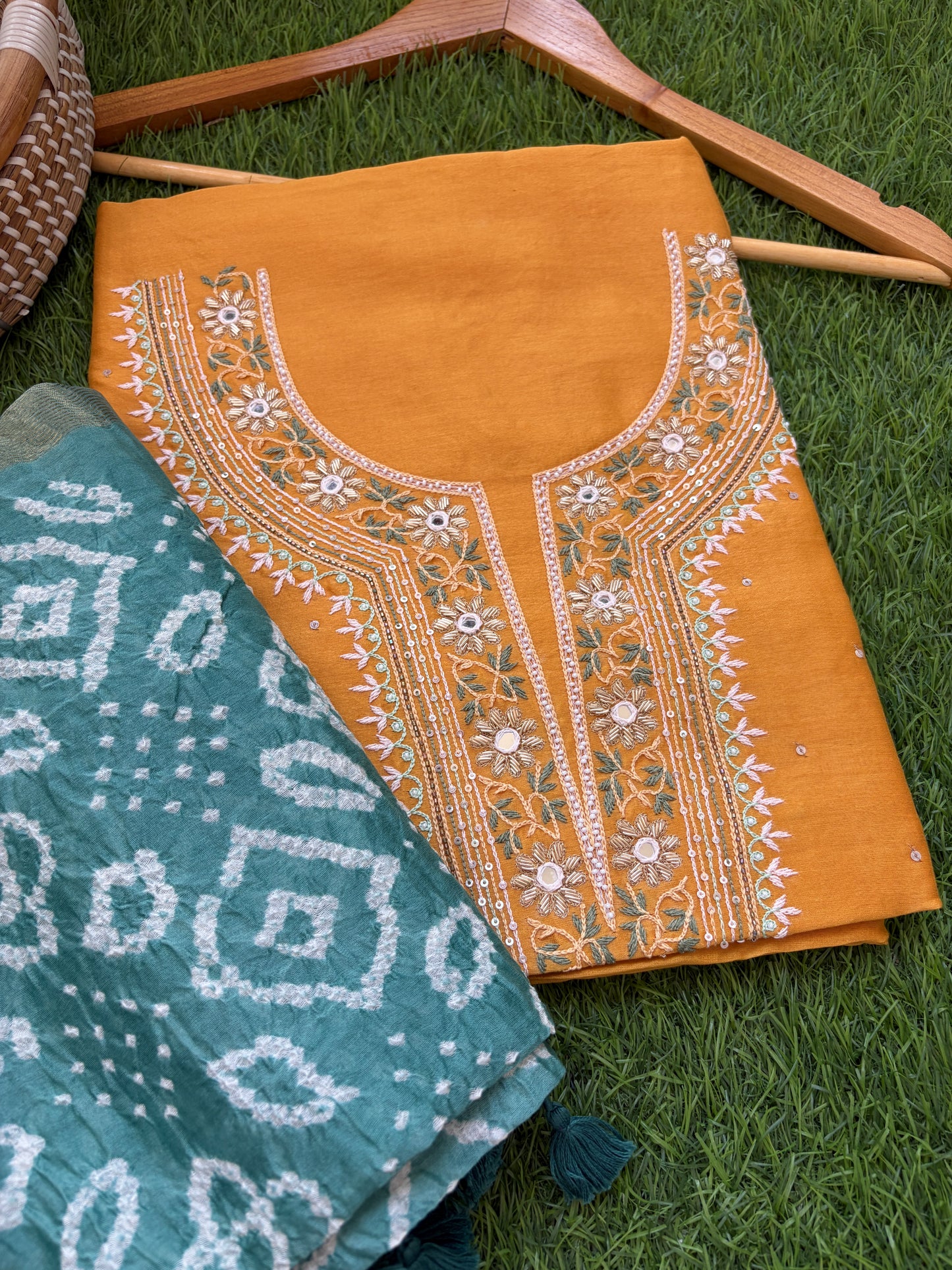 Hand embroidered chanderi kurta bandhani dupatta