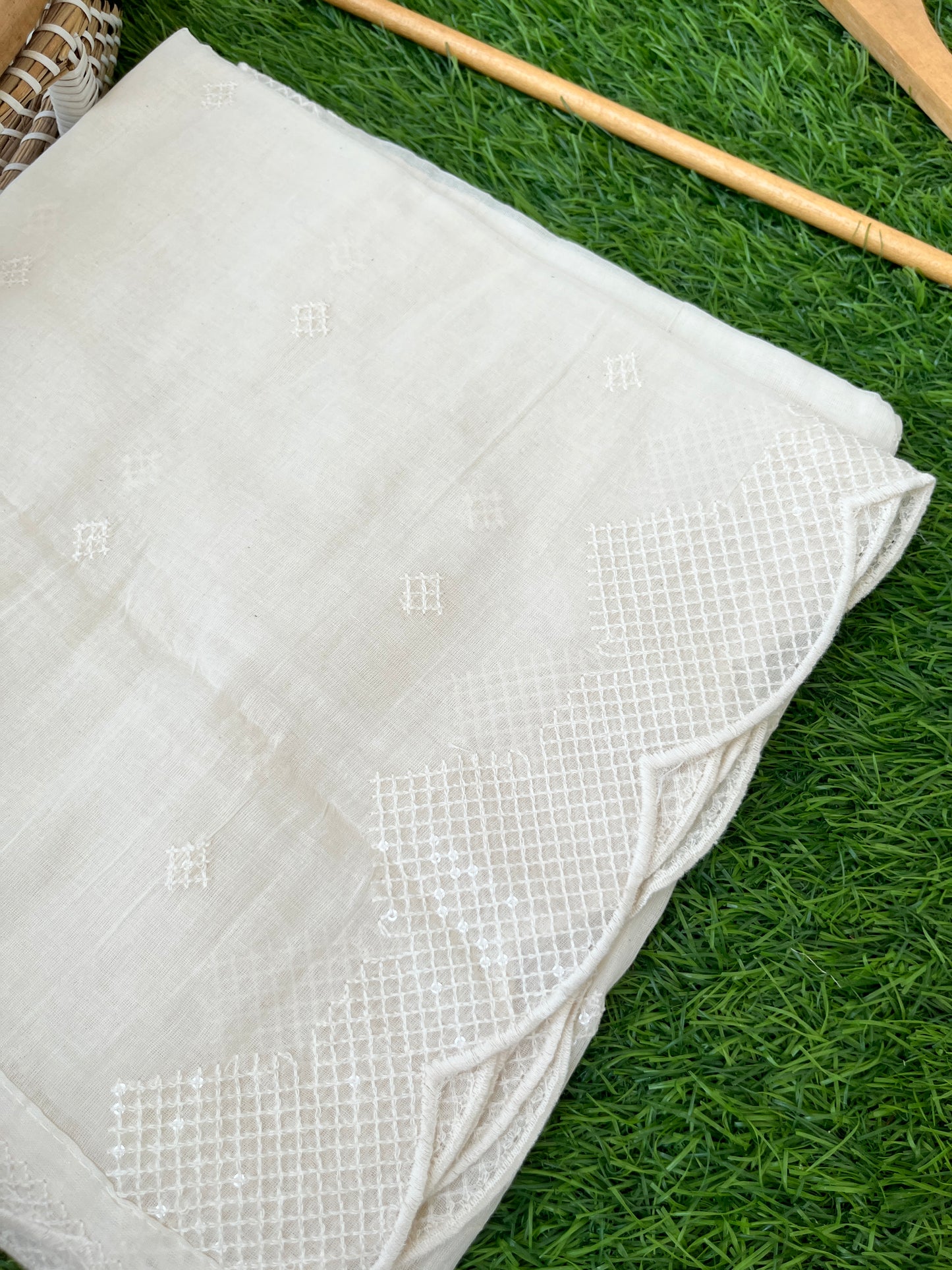 Mul scalloped Dupatta