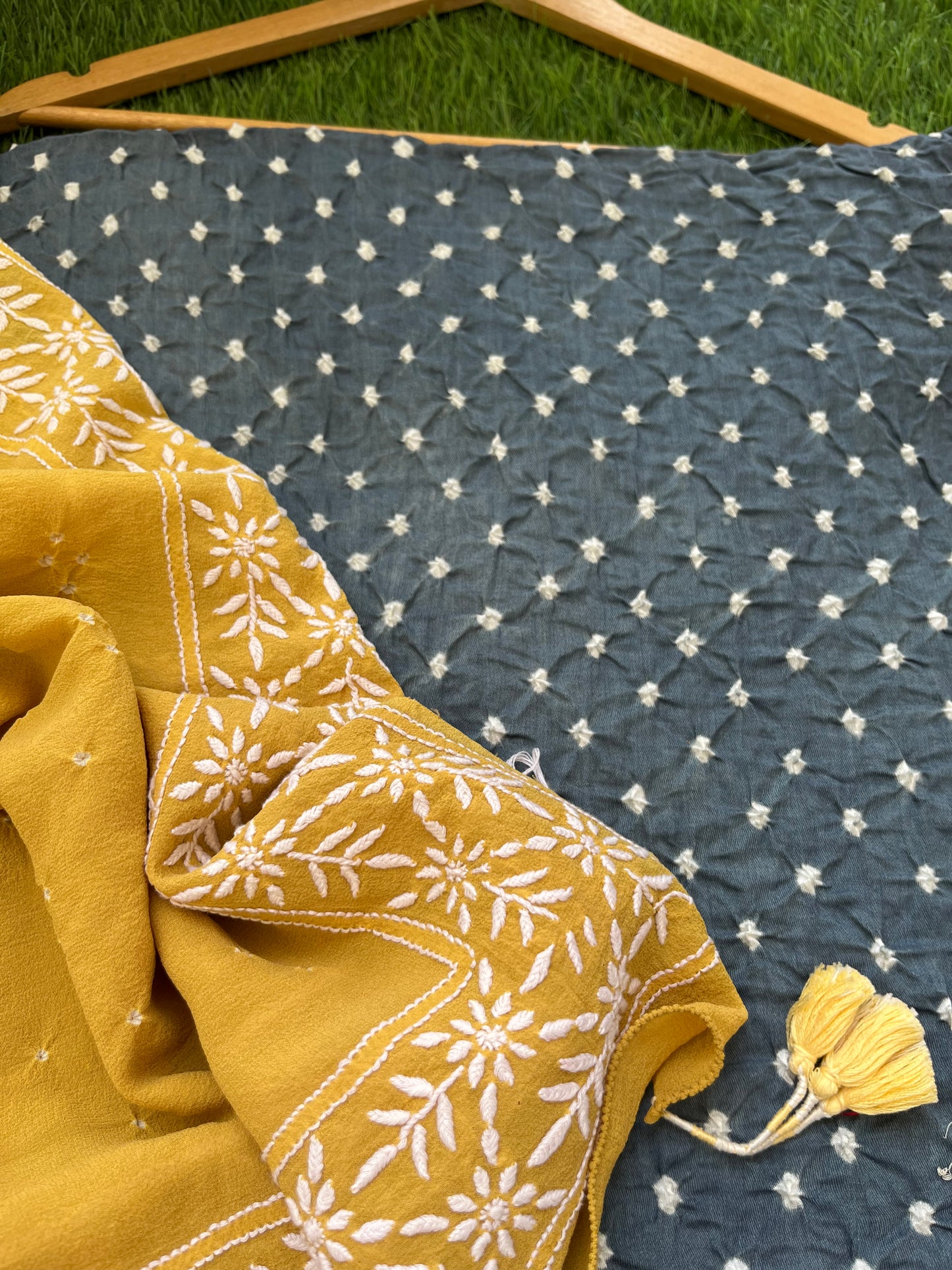 Bandhani kurta chikankari Dupatta