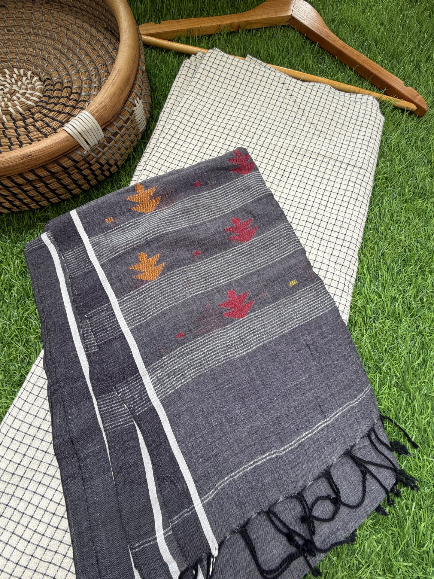Jaamdani Mul dupatta khadi kurta Bottom