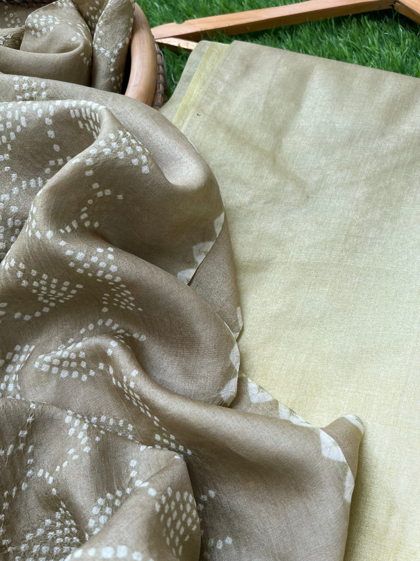Tussar silk Bandhani dupatta kurta