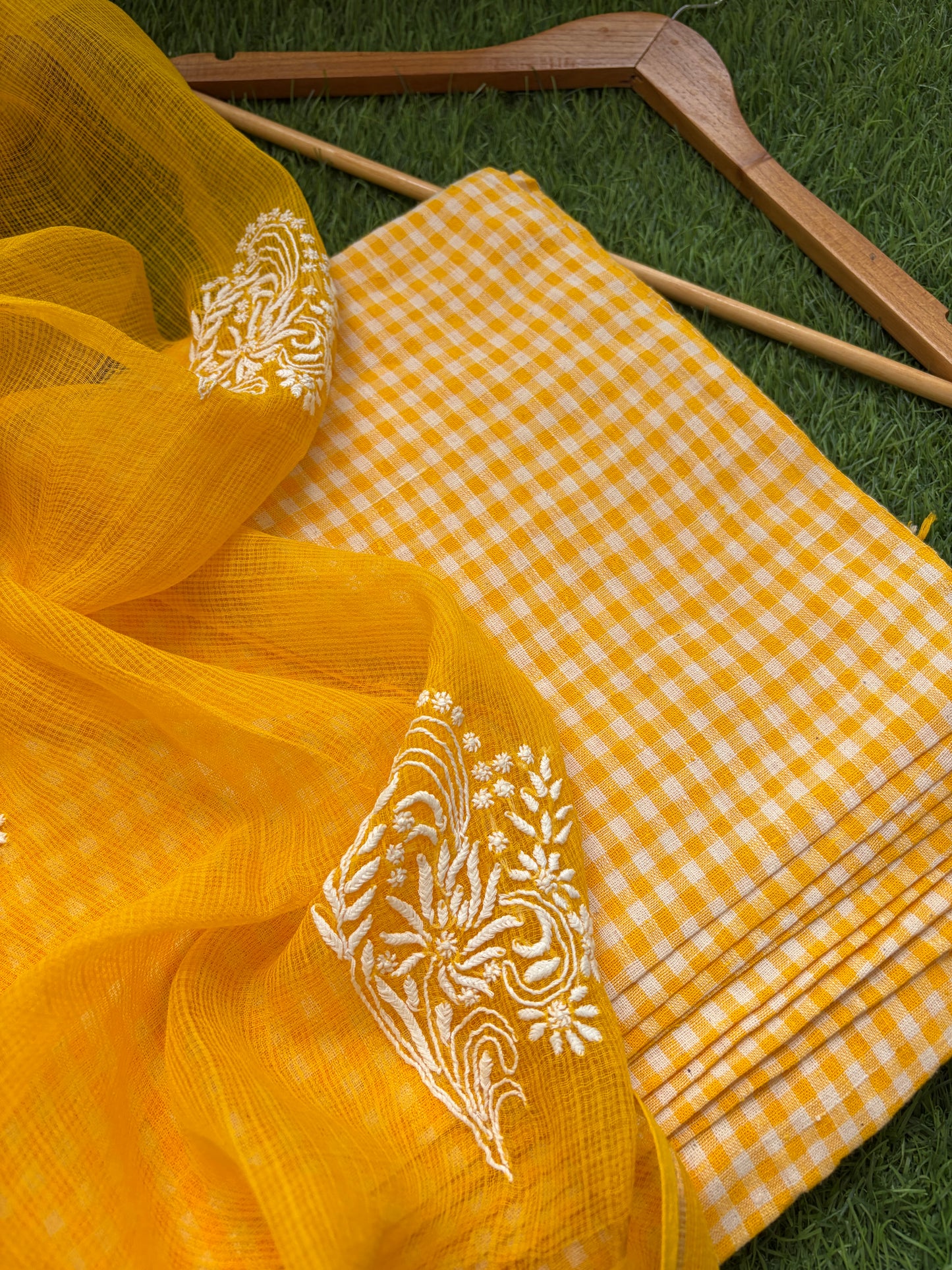 Kala cotton checks kurta bottom chikankari dupatta (Copy)