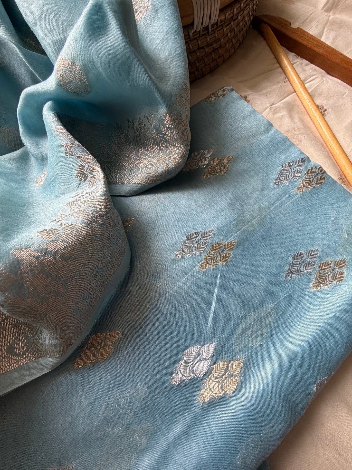 त्योहार् -Banarasi chanderi dupatta kurta