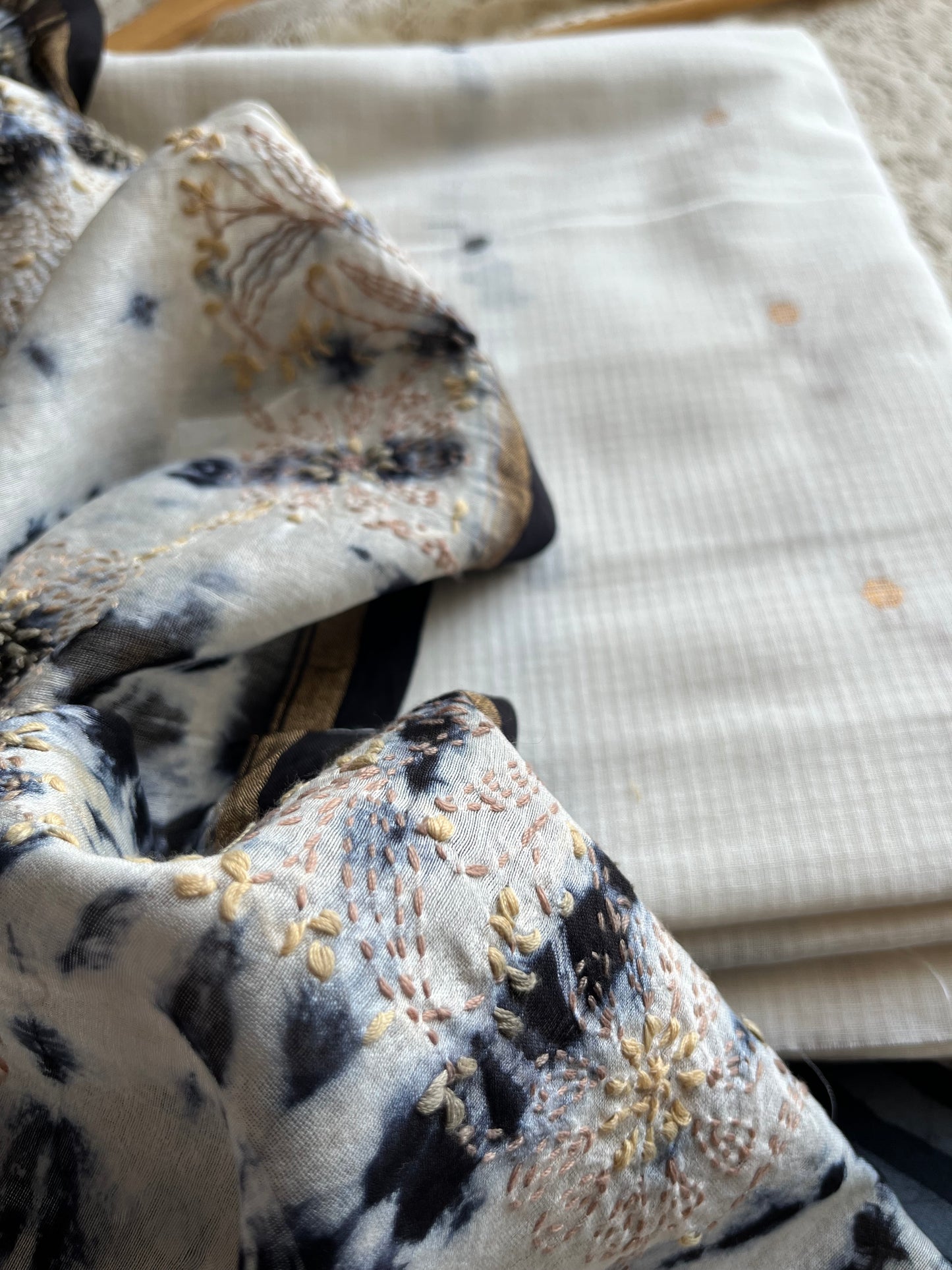 Mangalgiri Cotton kurta baatik bottom chikankari dupatta