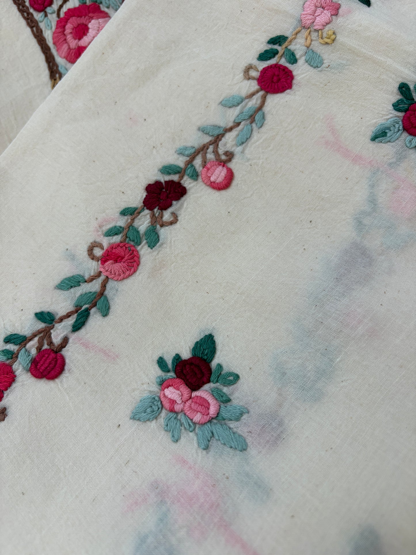 Handwoven Cotton knot work embroidered kurta and plain bottom fabric bandhani Dupatta