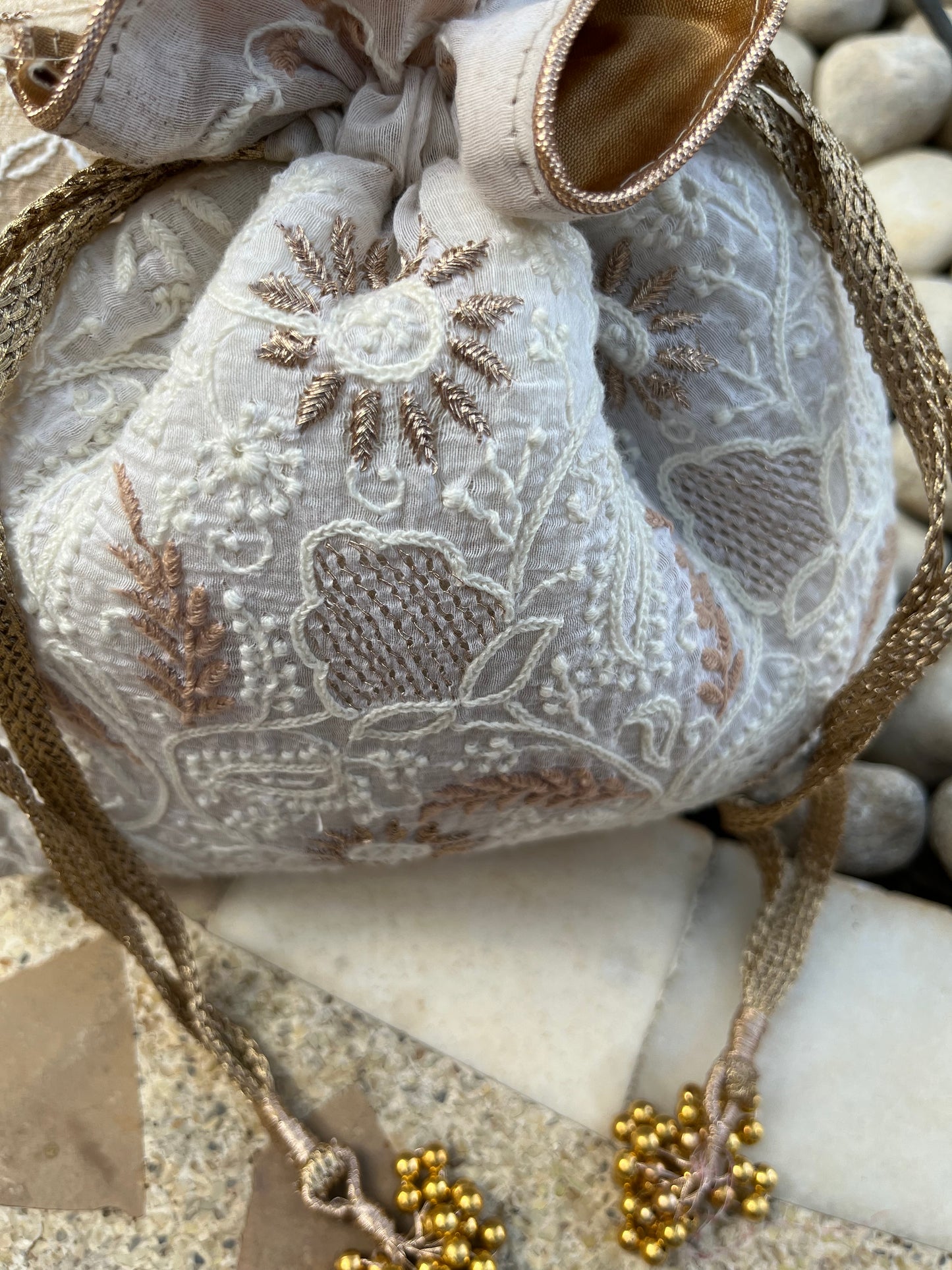 Chikankari Potli