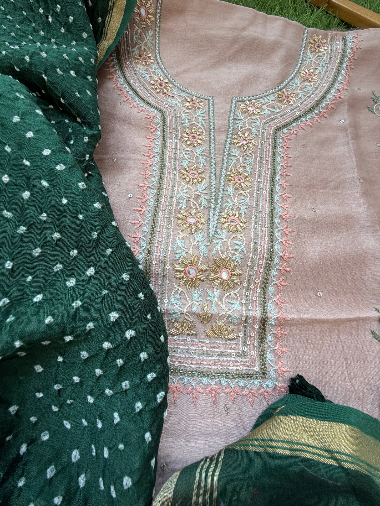 Hand embroidered chanderi kurta chanderi silk bandhani dupatta