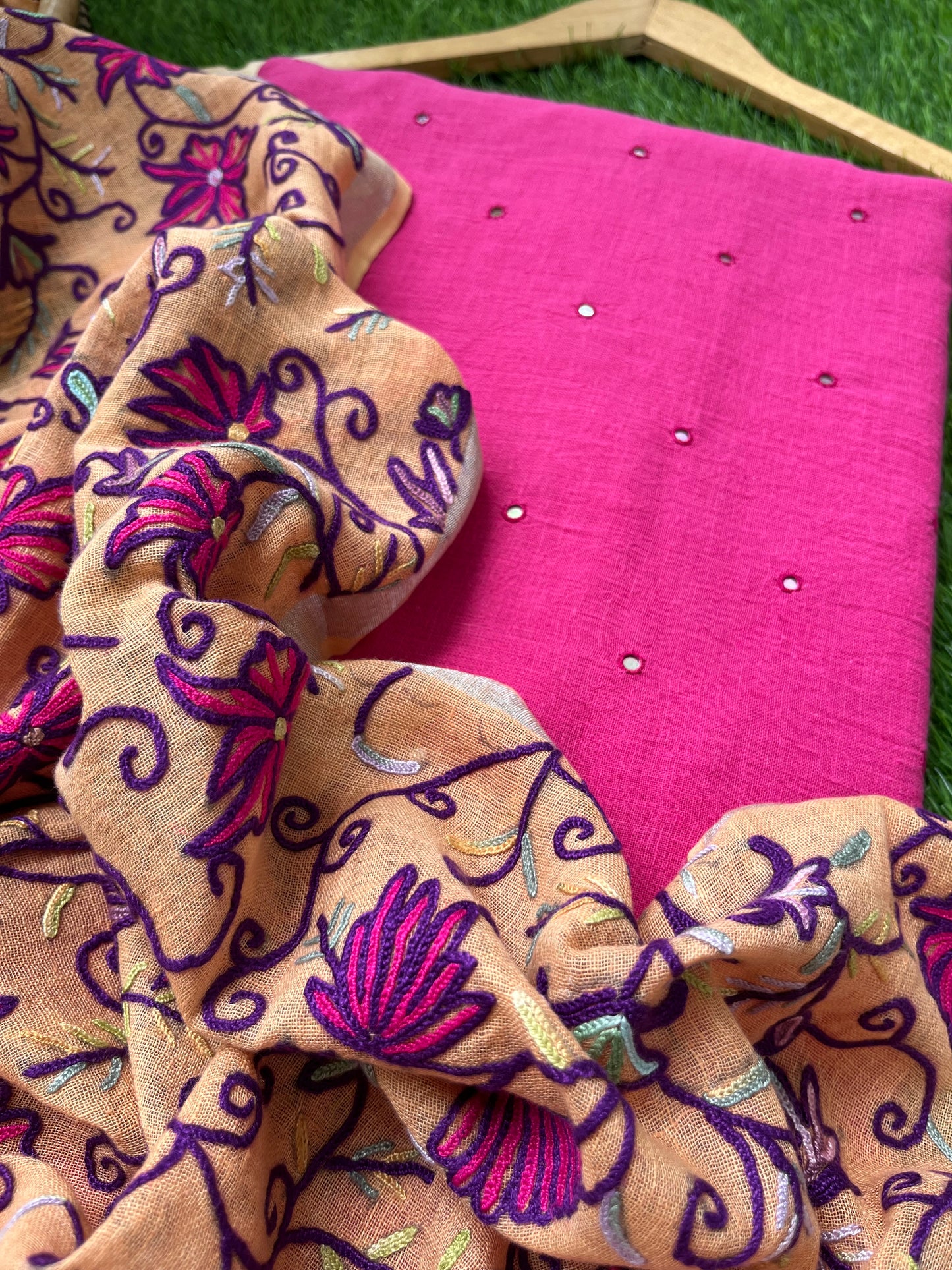 Linen aari kaam dupatta paired with kala cotton kurta fabric