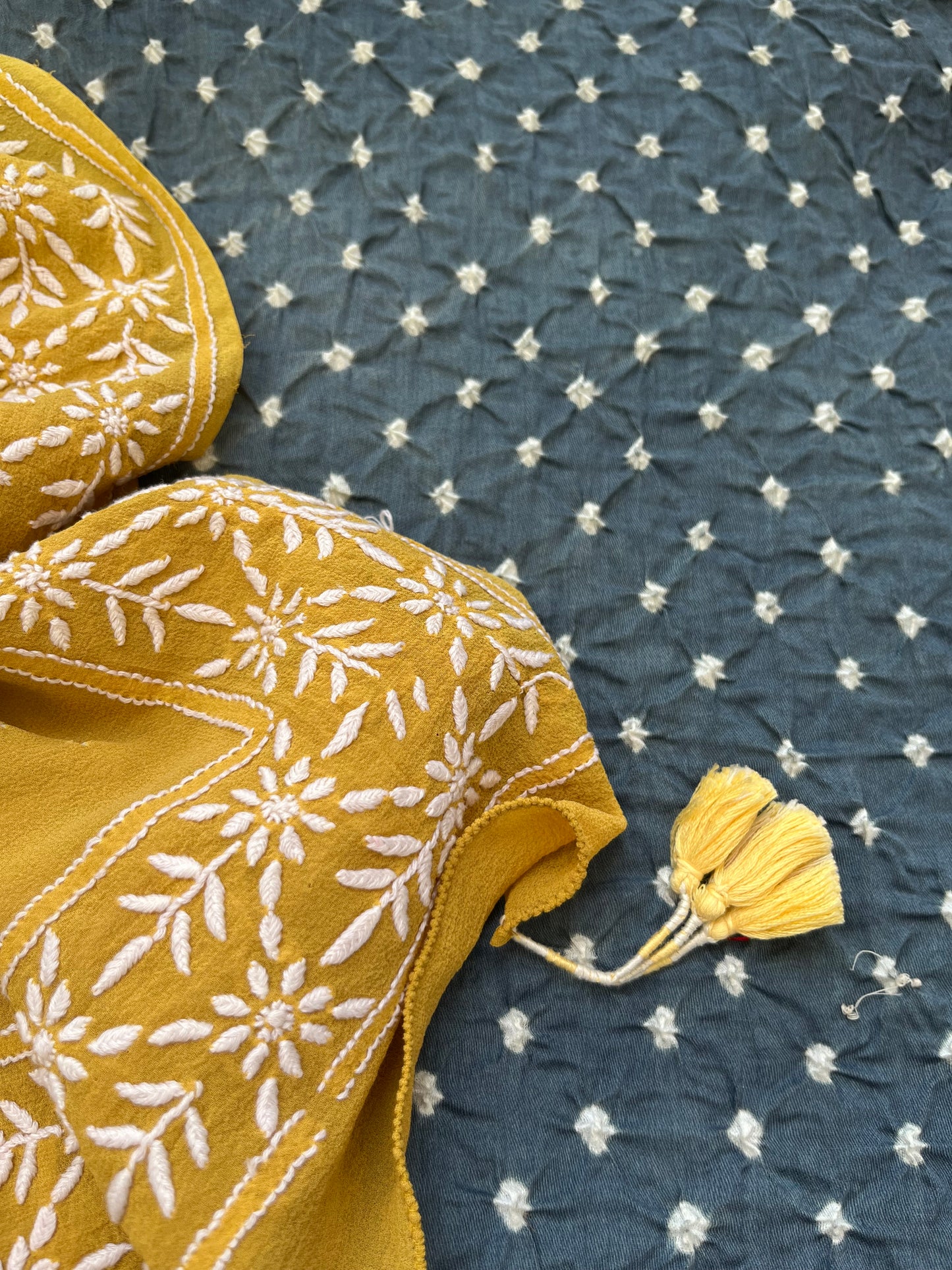 Bandhani kurta chikankari Dupatta