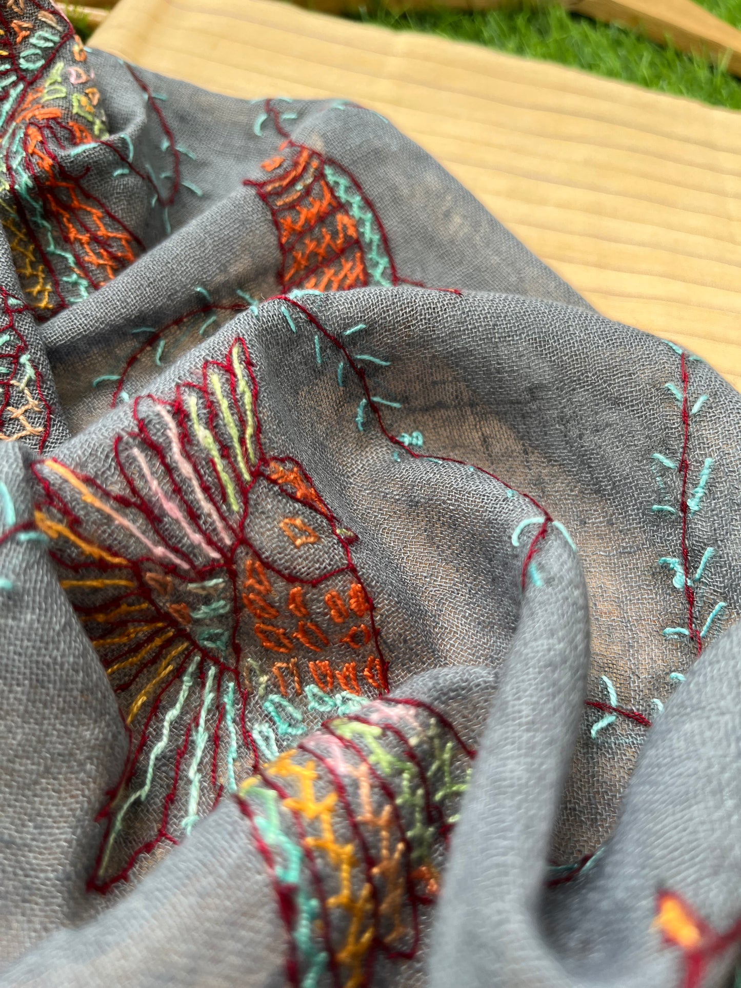 Linen sozni kaam dupatta paired with cotton kurta fabric