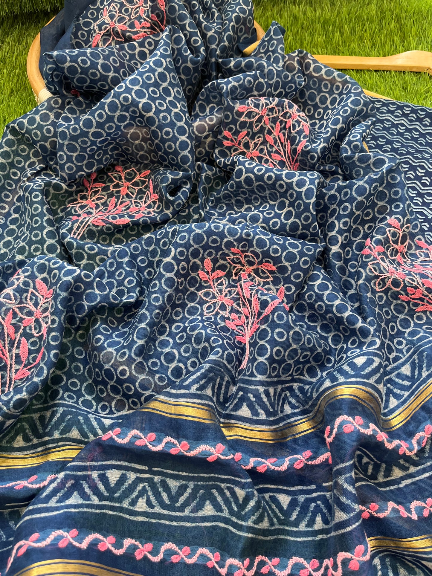 रोज़ाना  :Chanderi Chikankari Dupatta with kurta Fabric