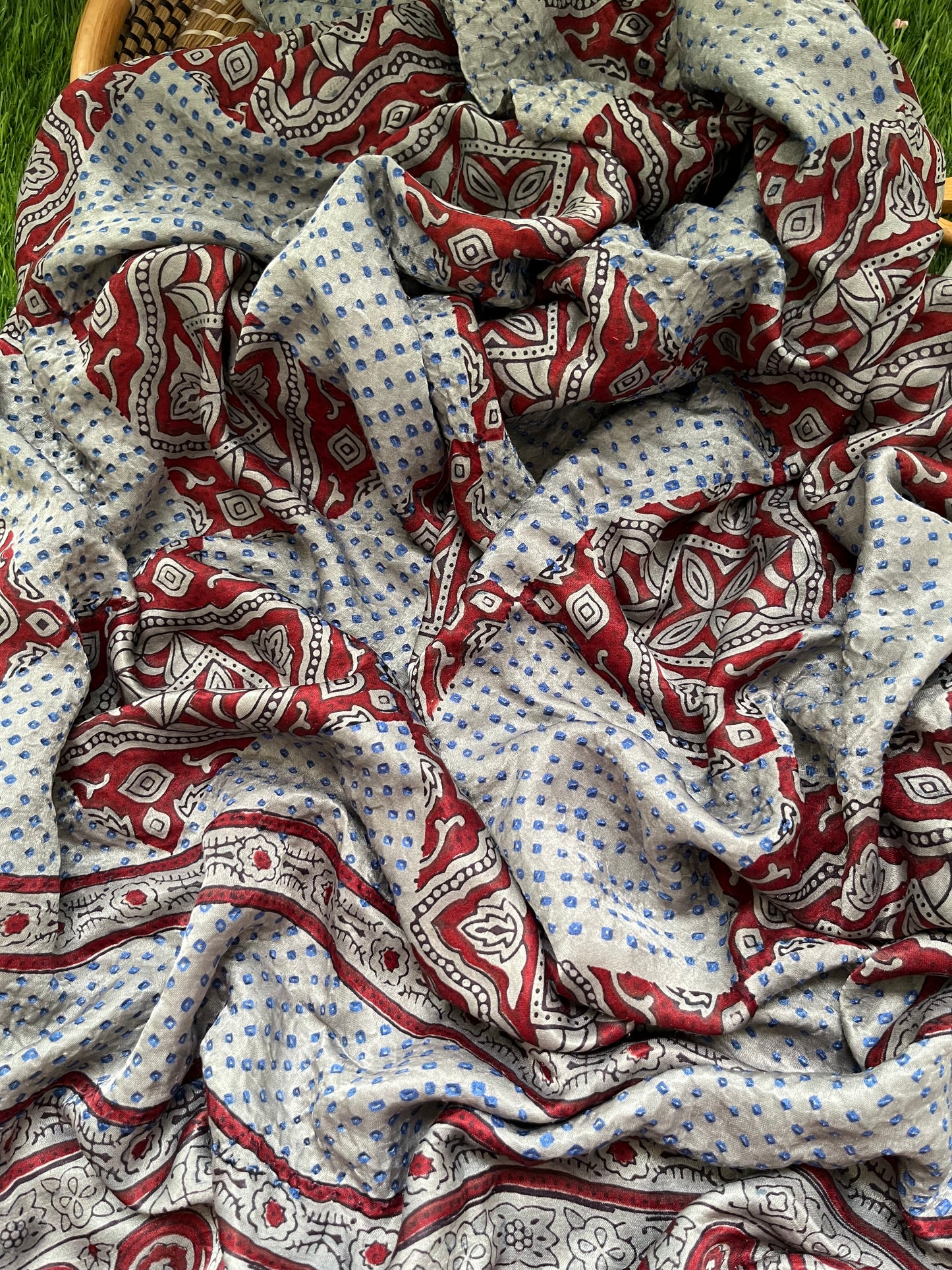 त्योहार :Gajji silk bandhani Dupatta with plain chanderi kurta bottom Fabric