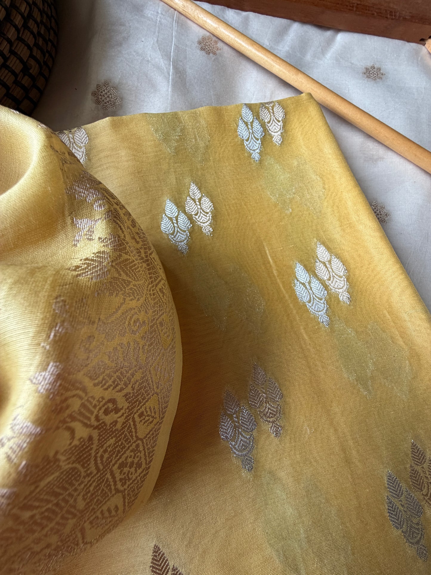 त्योहार् -Banarasi chanderi dupatta kurta