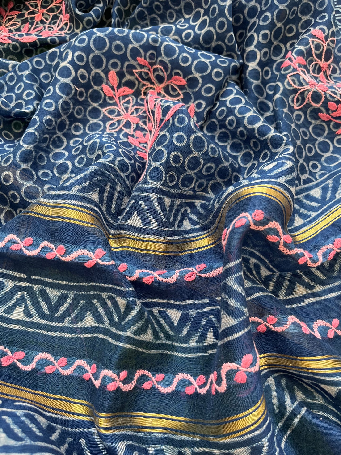 रोज़ाना  :Chanderi Chikankari Dupatta with kurta Fabric