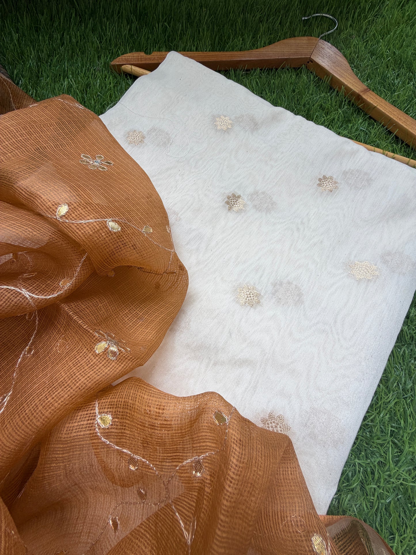त्योहार :kota silk gota patti Dupatta with plain chanderi banarasi booti kurta bottom Fabric