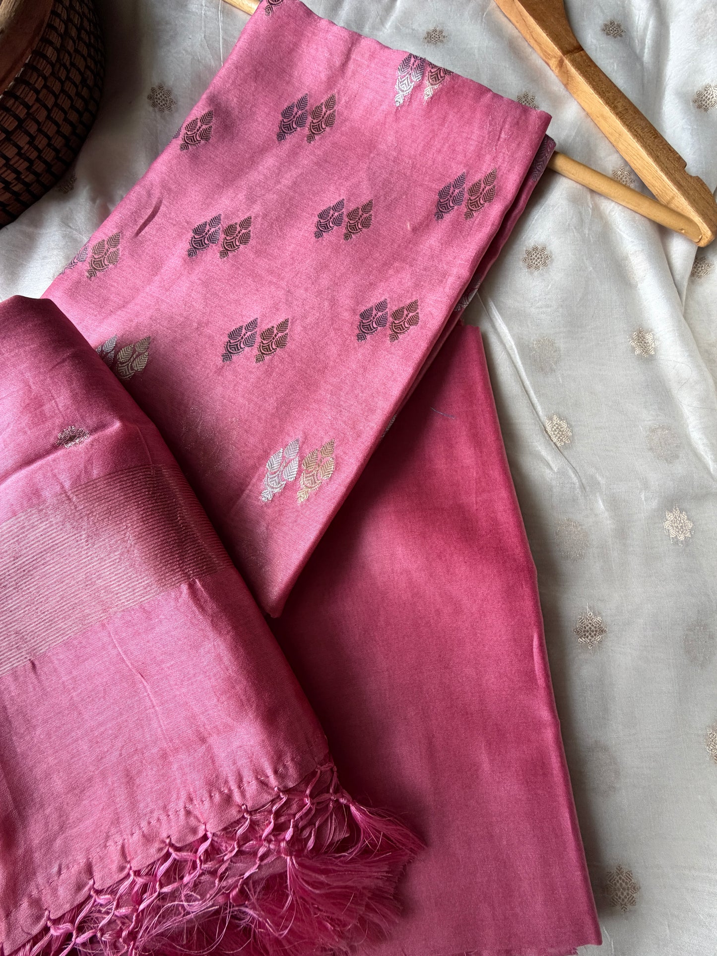 त्योहार् -Banarasi chanderi dupatta kurta