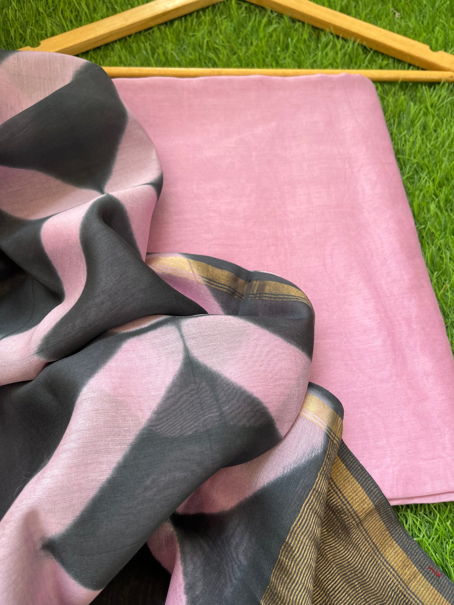 Chanderi Clamp Dye dupatta with plain fabric