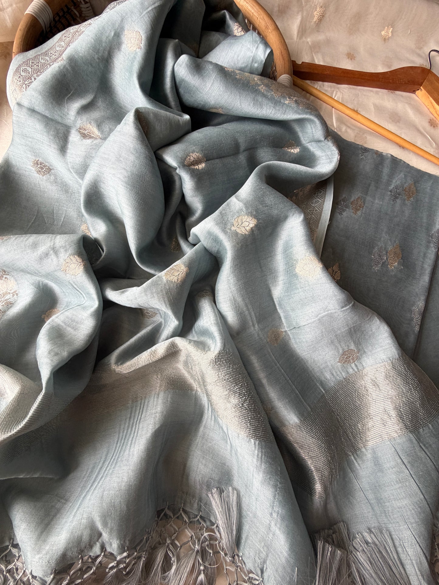 त्योहार् -Banarasi chanderi dupatta kurta