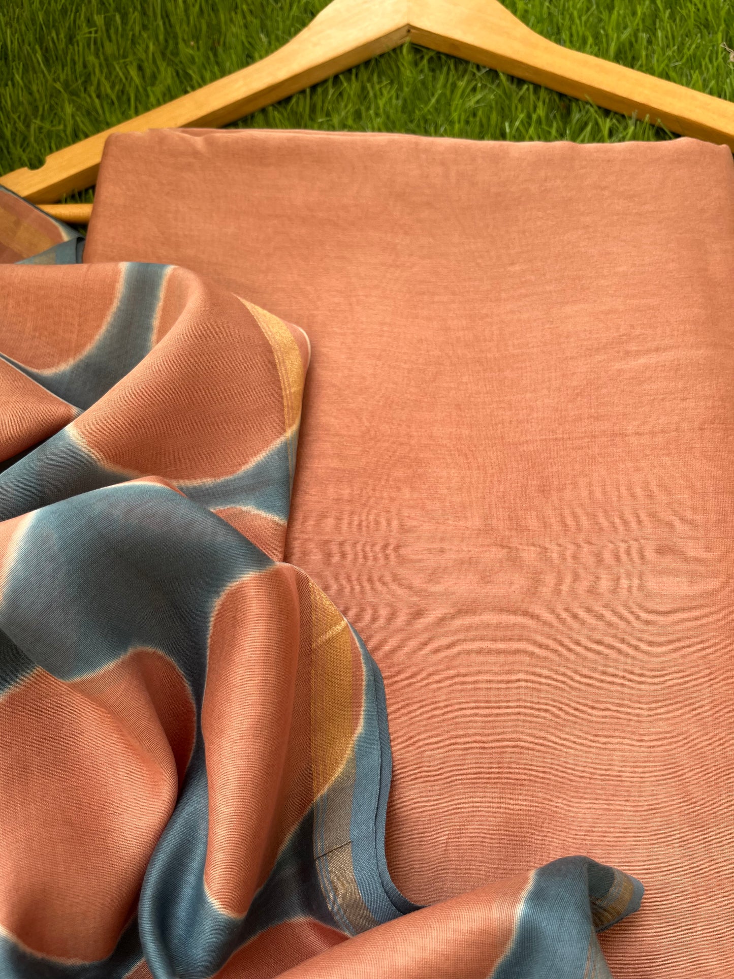 Chanderi Clamp Dye dupatta with plain fabric