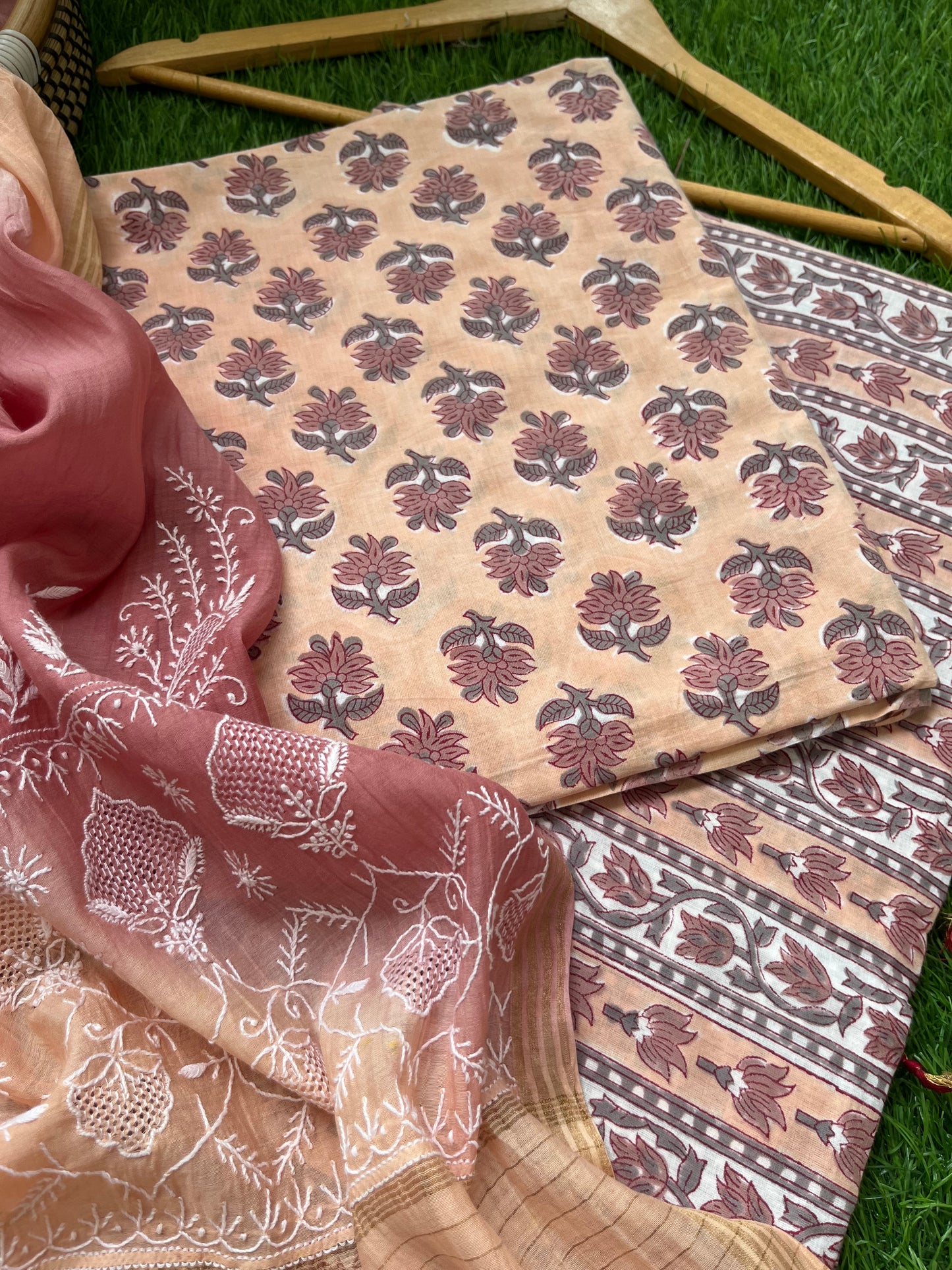 रोज़ाना  :Chanderi Chikankari Dupatta with cotton kurta bottom Fabric