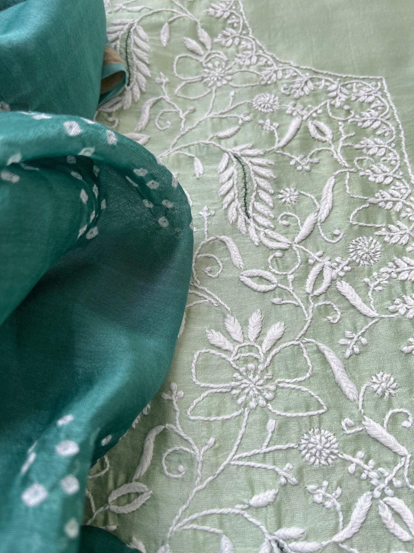 Chanderi Chikankari Kurta bandhani Dupatta