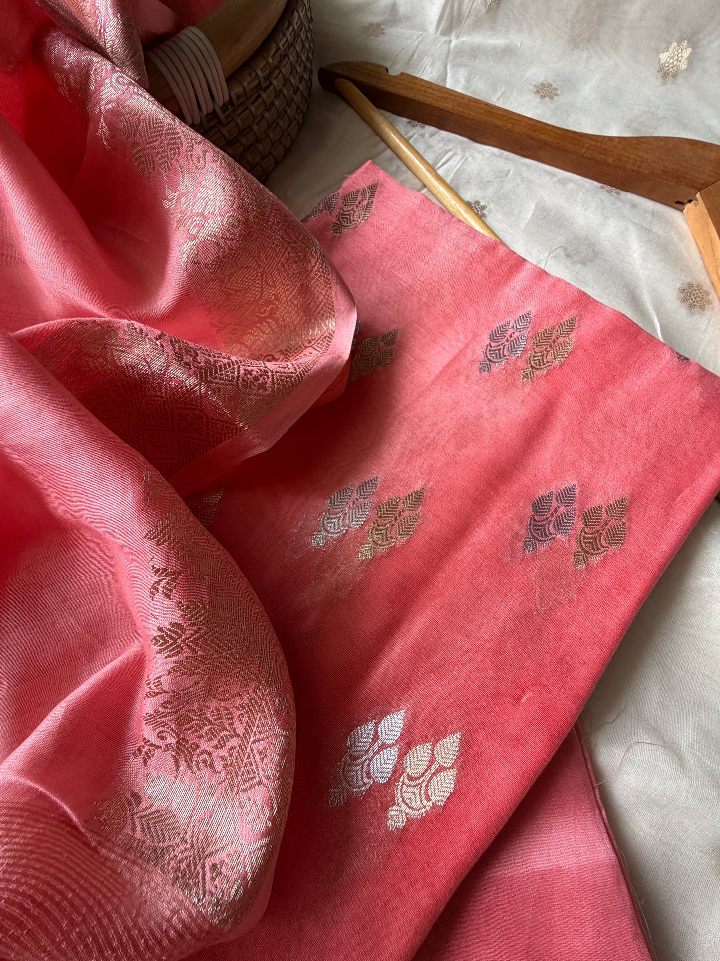 त्योहार् -Banarasi chanderi dupatta kurta