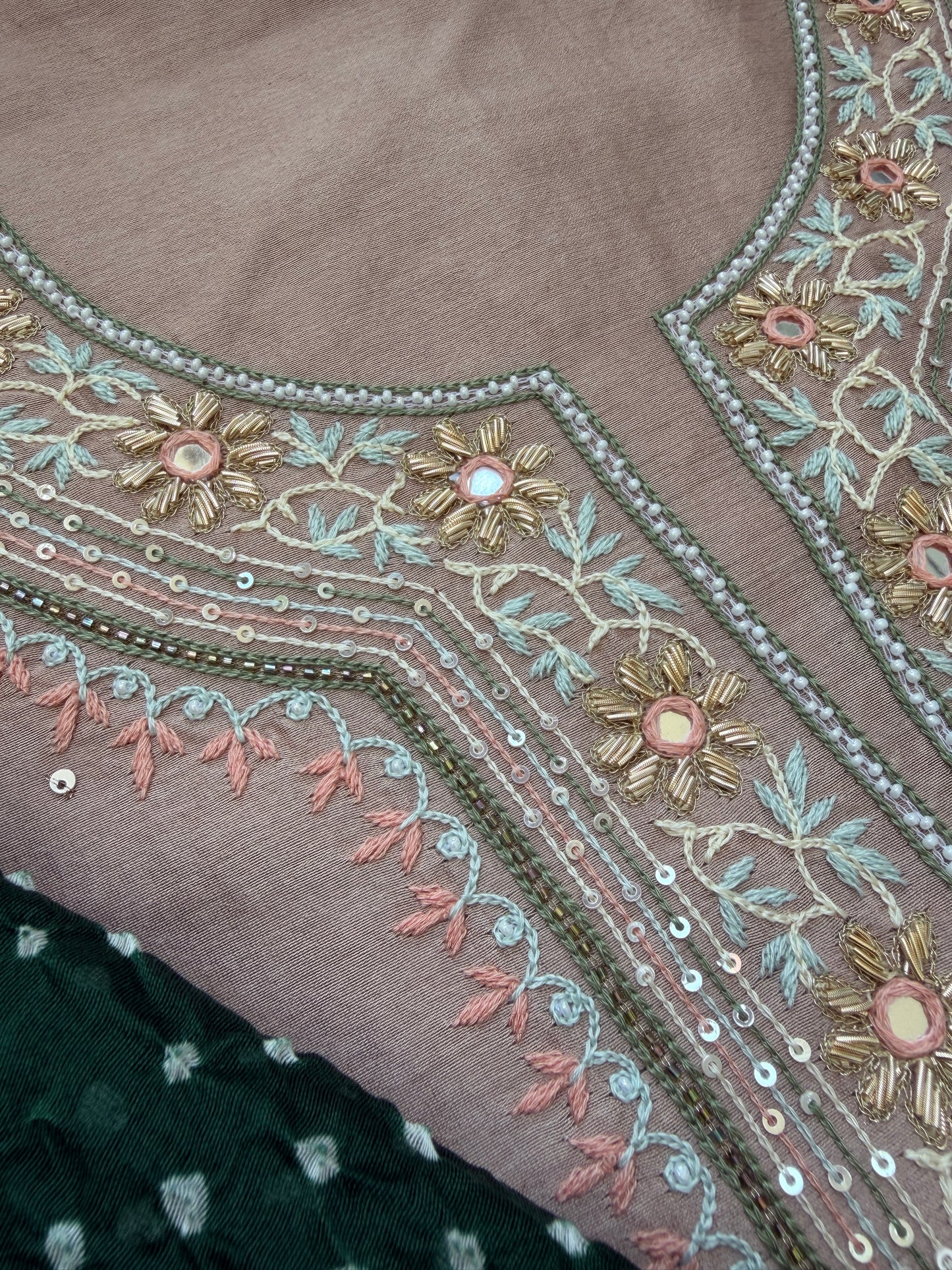 Hand embroidered chanderi kurta chanderi silk bandhani dupatta