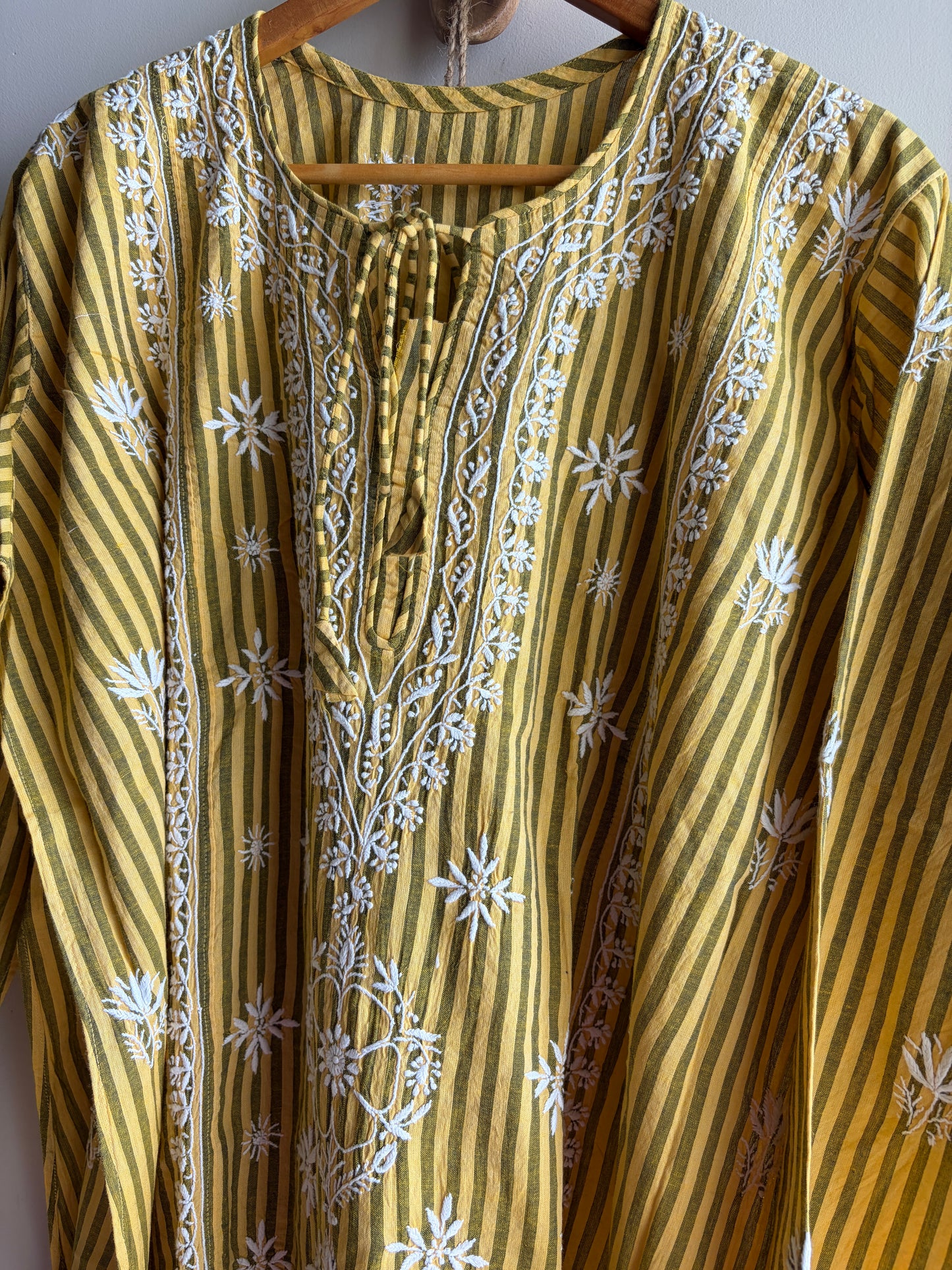 Rozana: Mangalgiri Cotton chikankari kurta