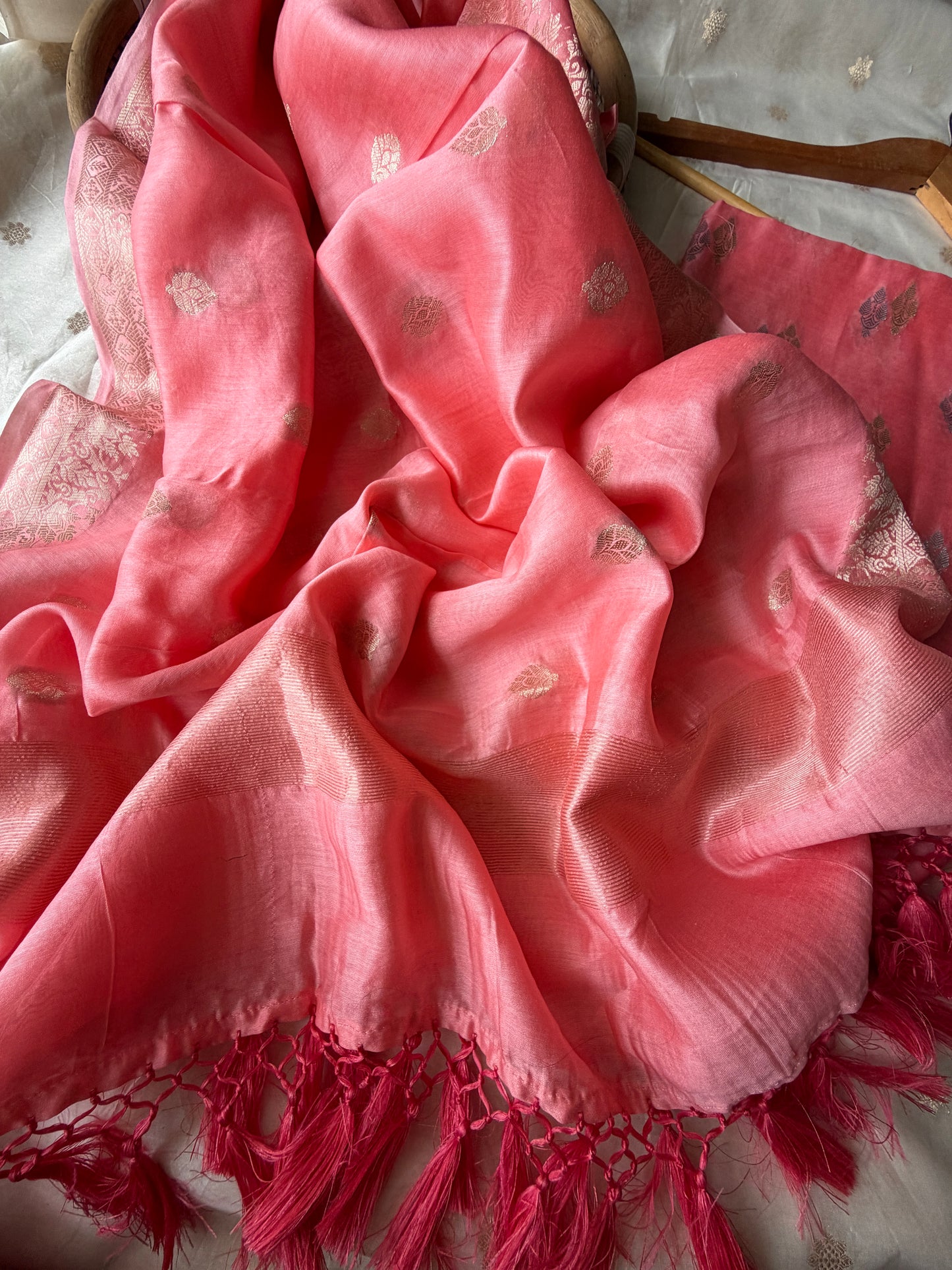 त्योहार् -Banarasi chanderi dupatta kurta