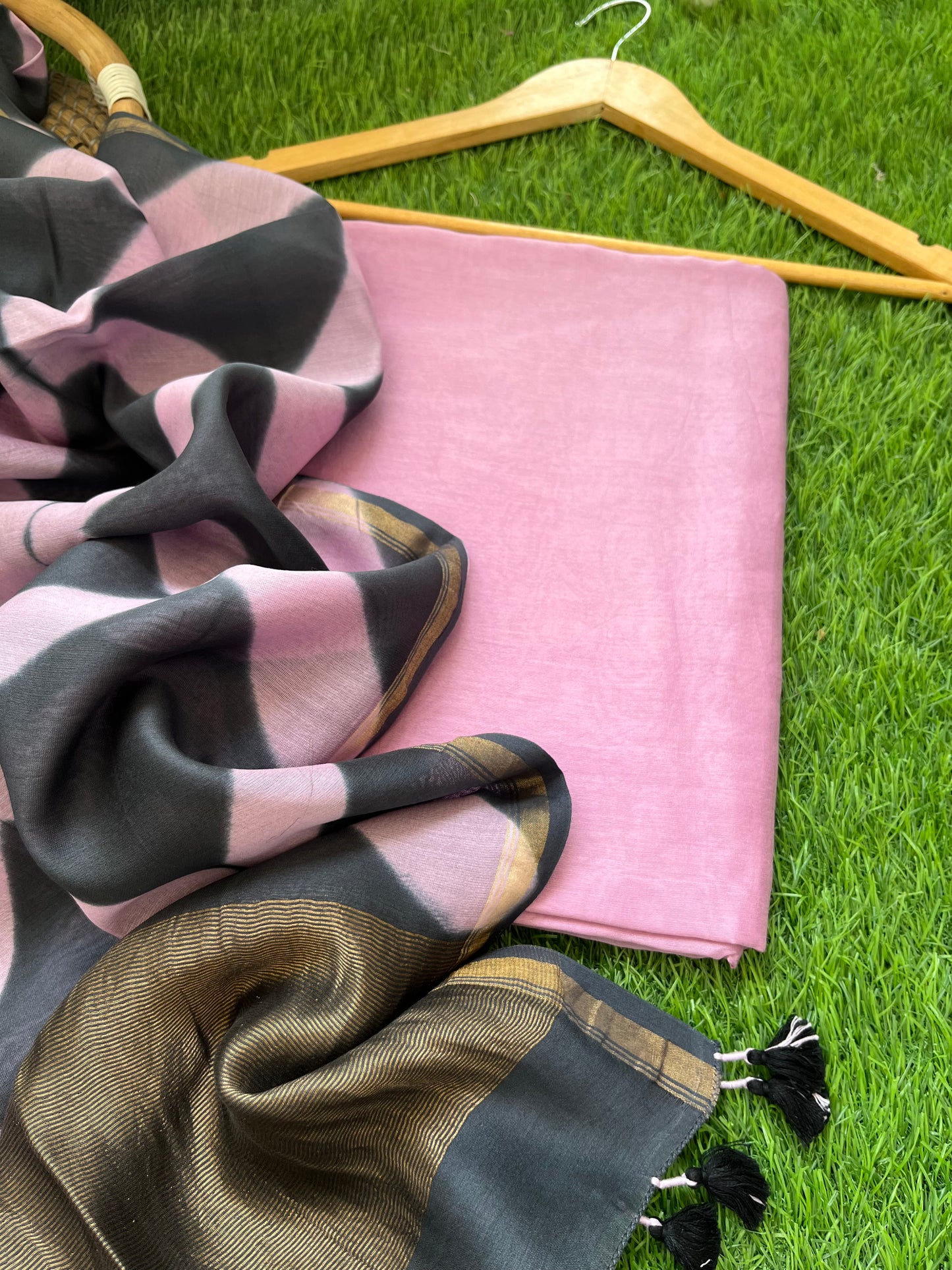 Chanderi Clamp Dye dupatta with plain fabric