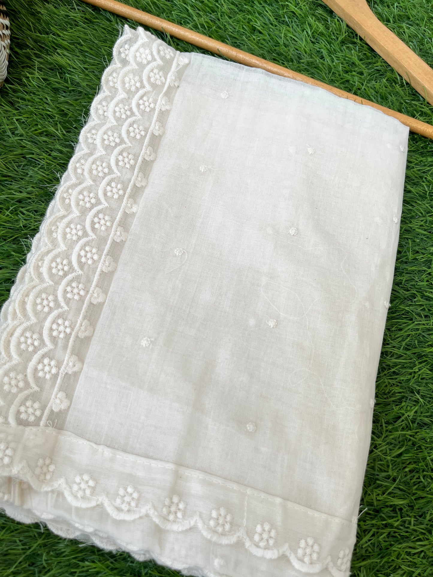 Mul scalloped Dupatta