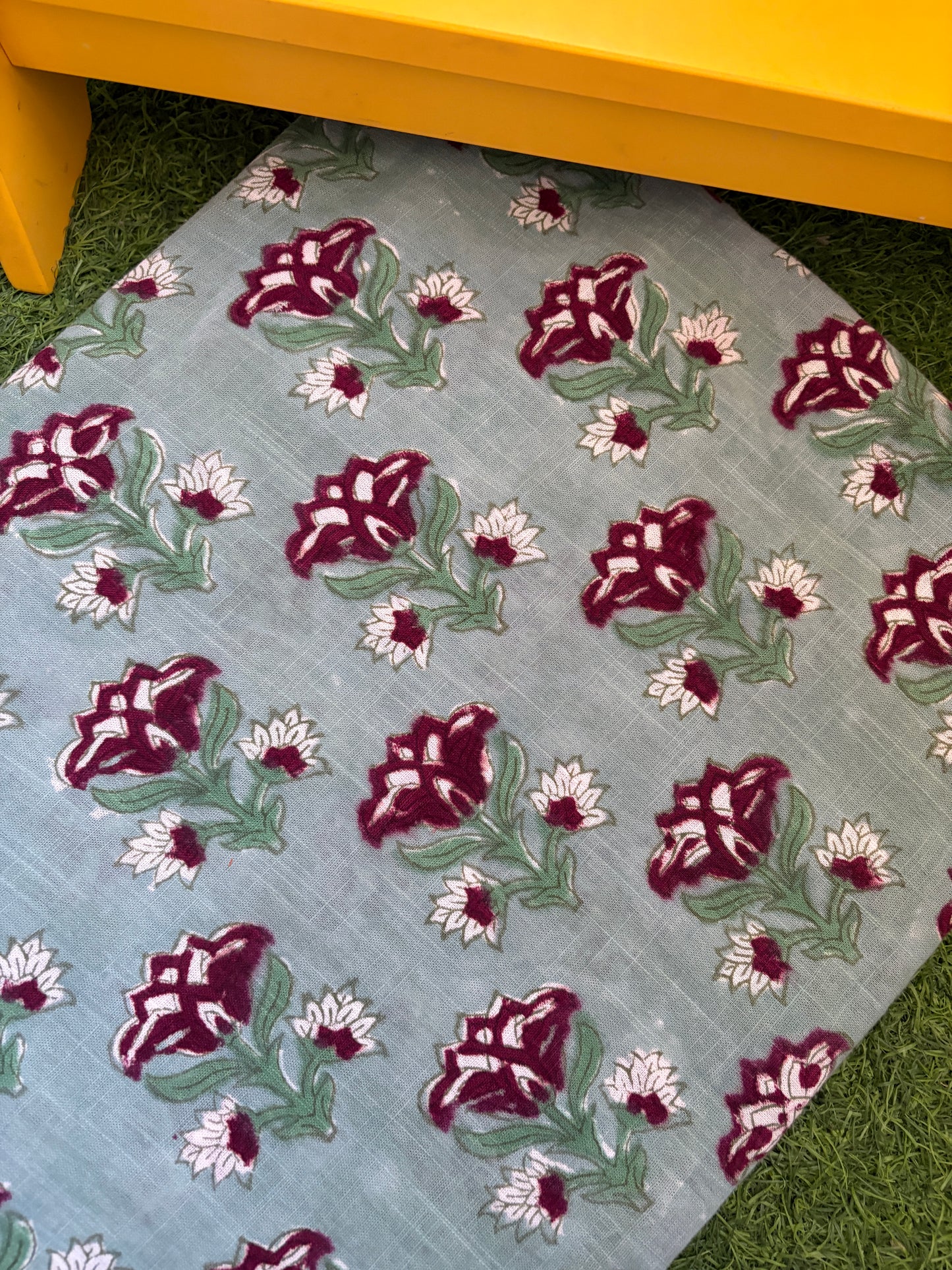 Cotton Slub Sanganeri-Cotton florals