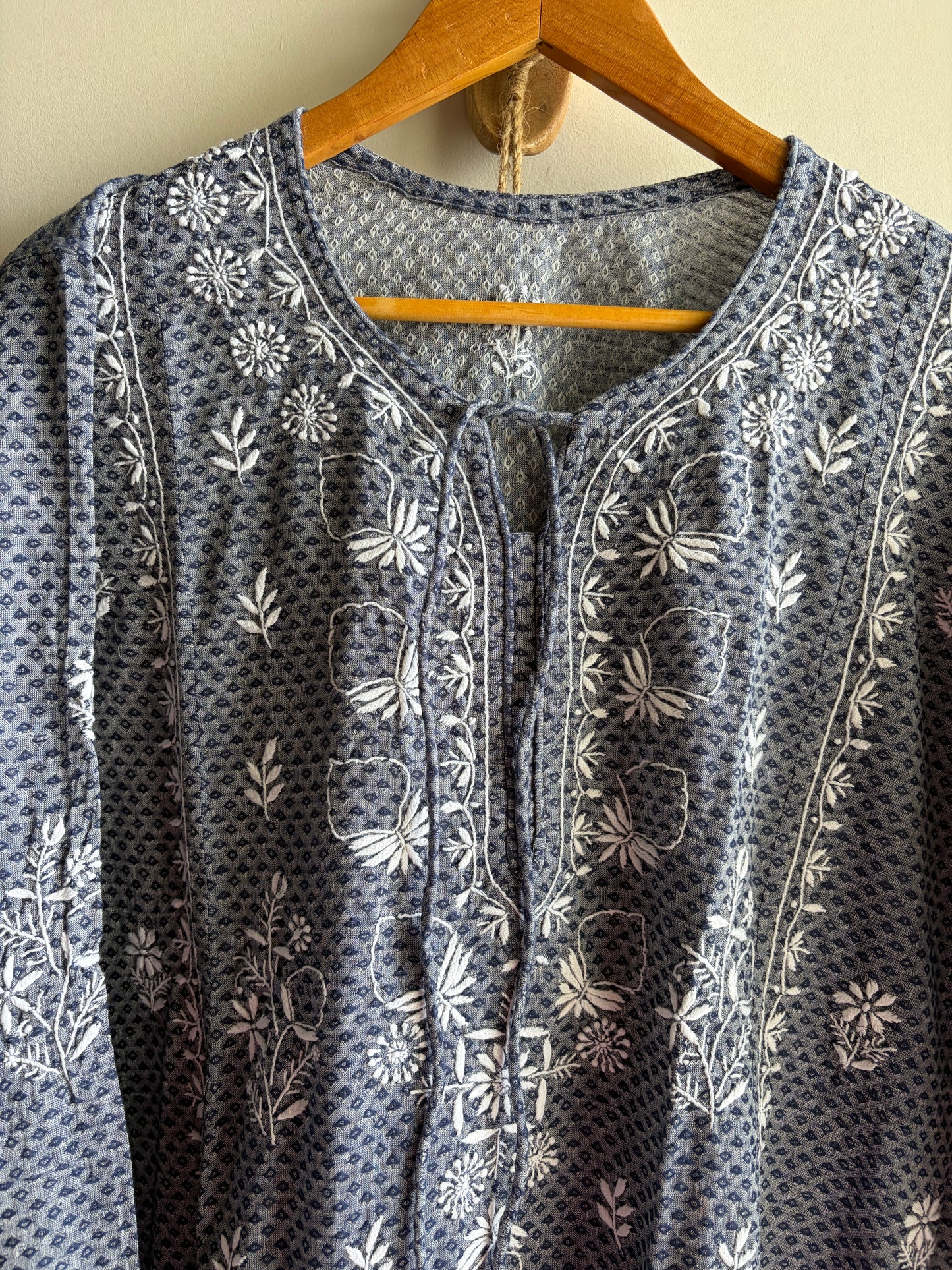 Rozana: Mangalgiri Cotton chikankari kurta