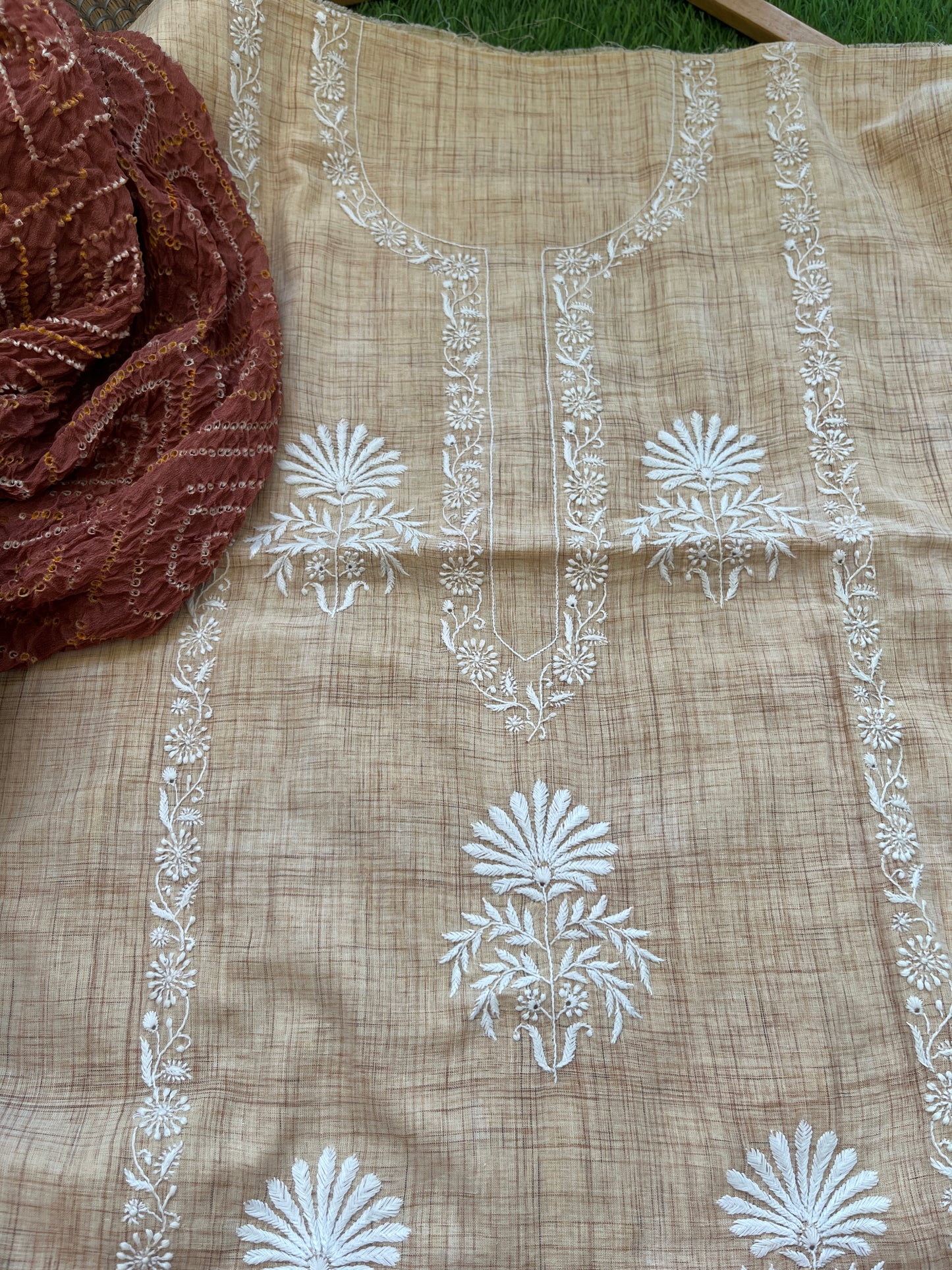 Chikankari kurta with chinon bandhani dupatta
