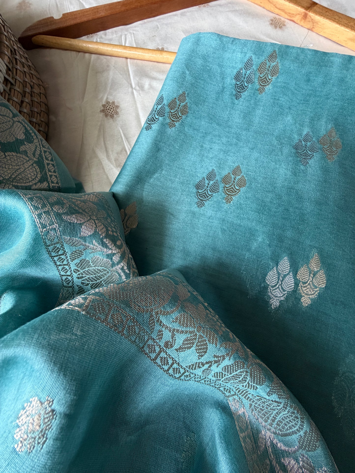 त्योहार् -Banarasi chanderi dupatta kurta