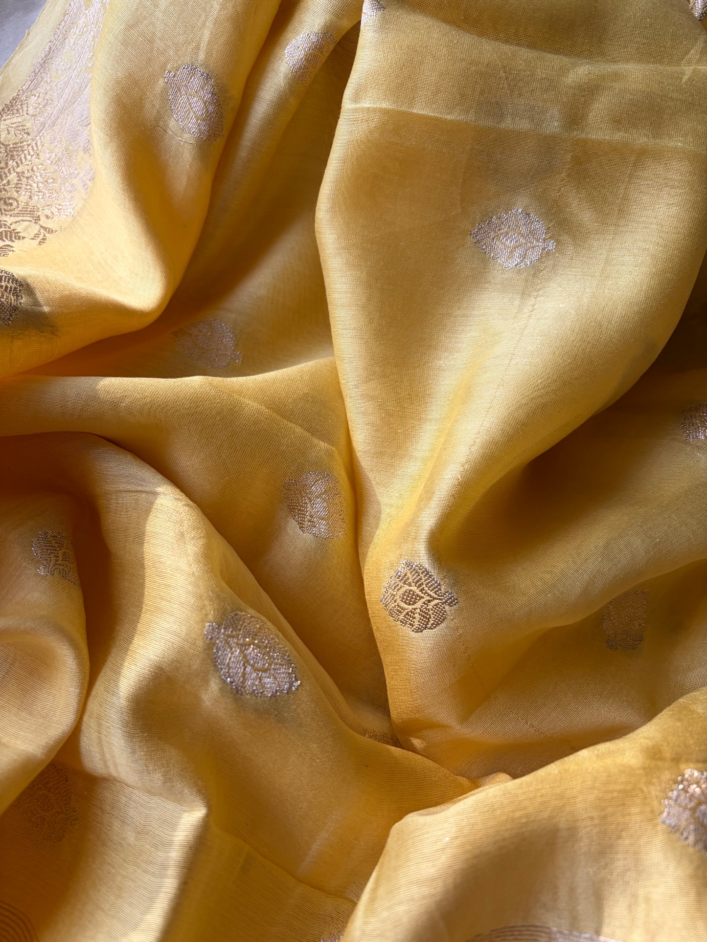 त्योहार् -Banarasi chanderi dupatta kurta