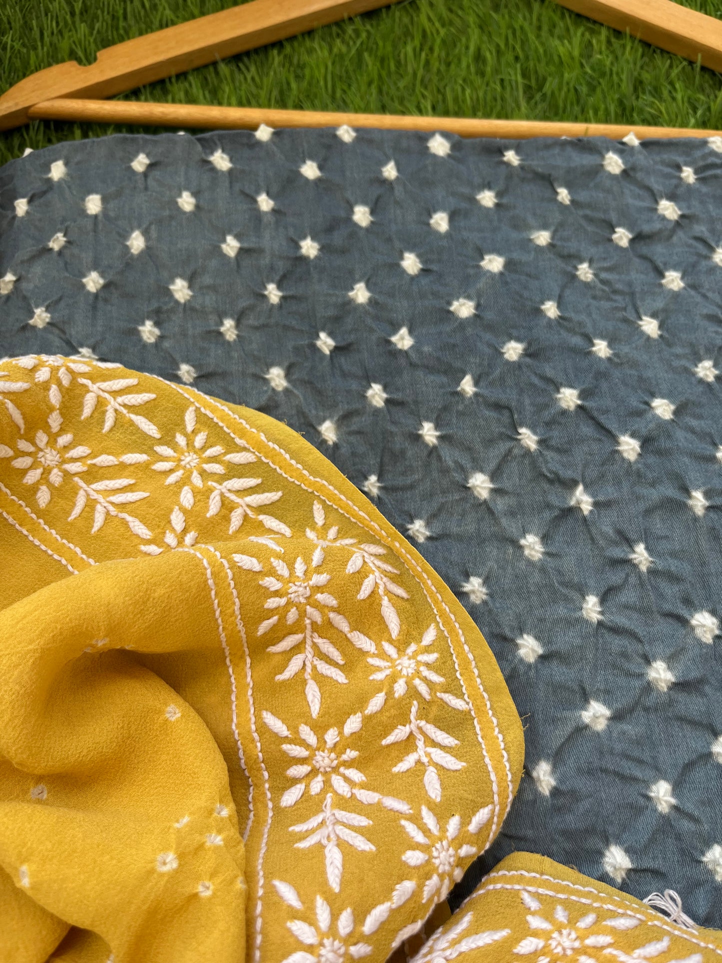 Bandhani kurta chikankari Dupatta