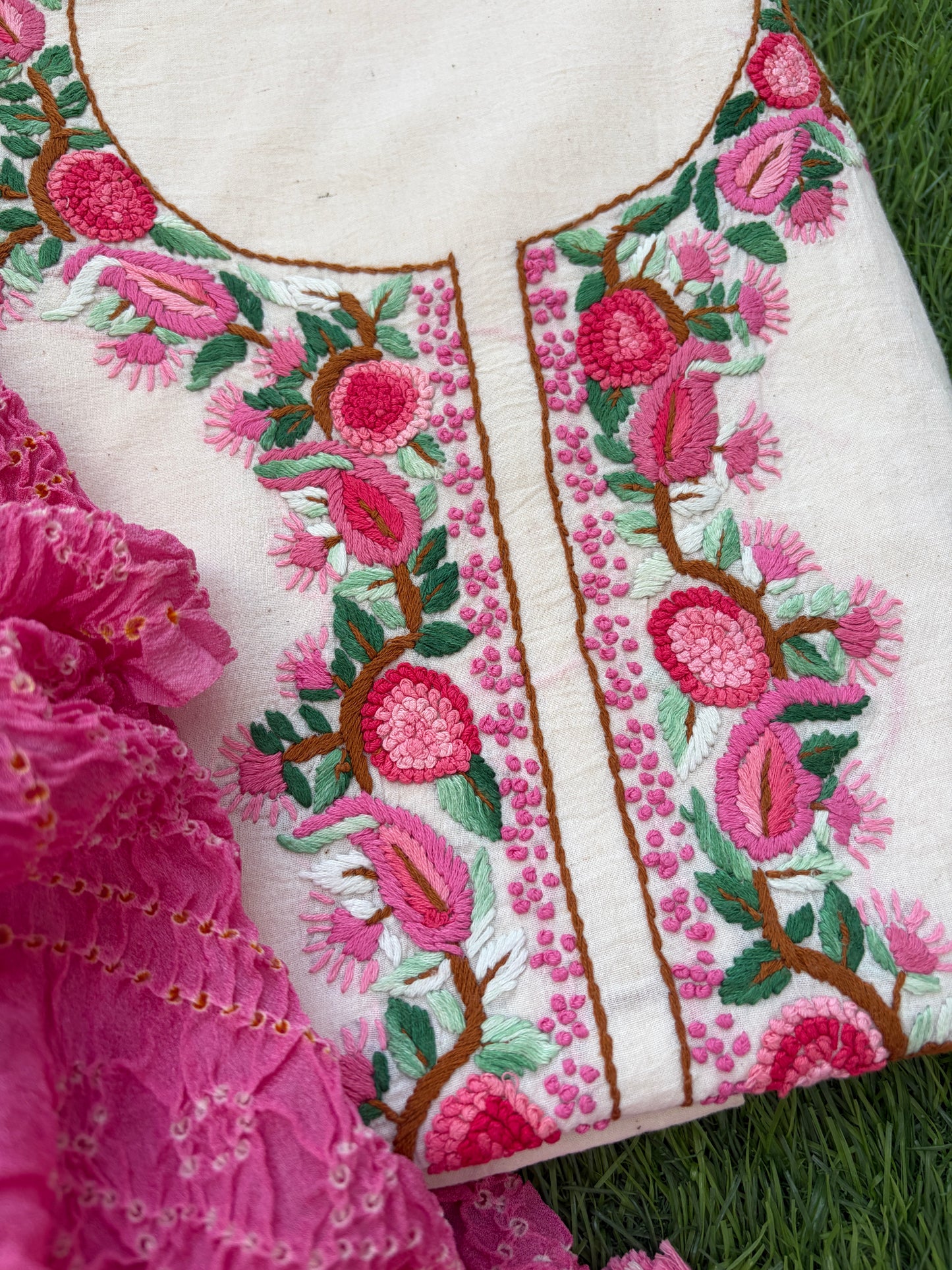Handwoven Cotton knot work embroidered kurta and plain bottom fabric bandhani Dupatta