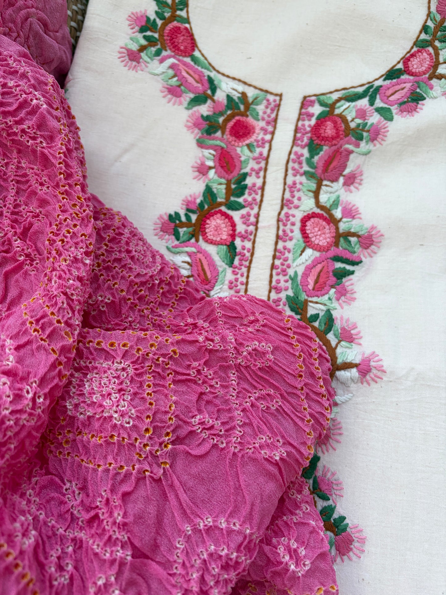 Handwoven Cotton knot work embroidered kurta and plain bottom fabric bandhani Dupatta