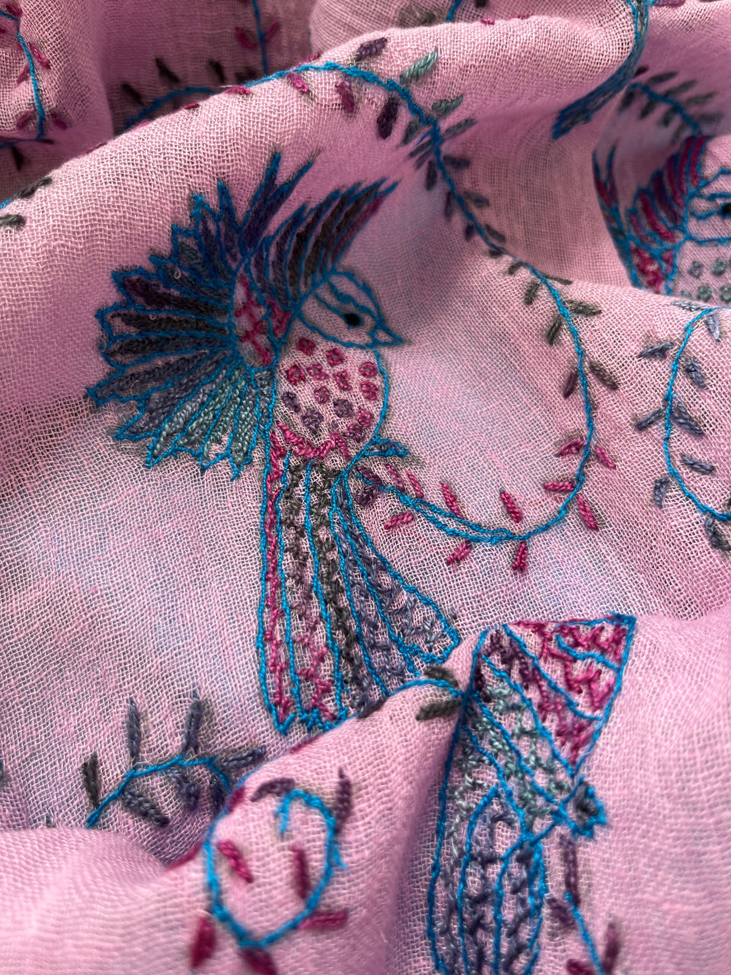 Linen sozni kaam dupatta paired with cotton kurta fabric