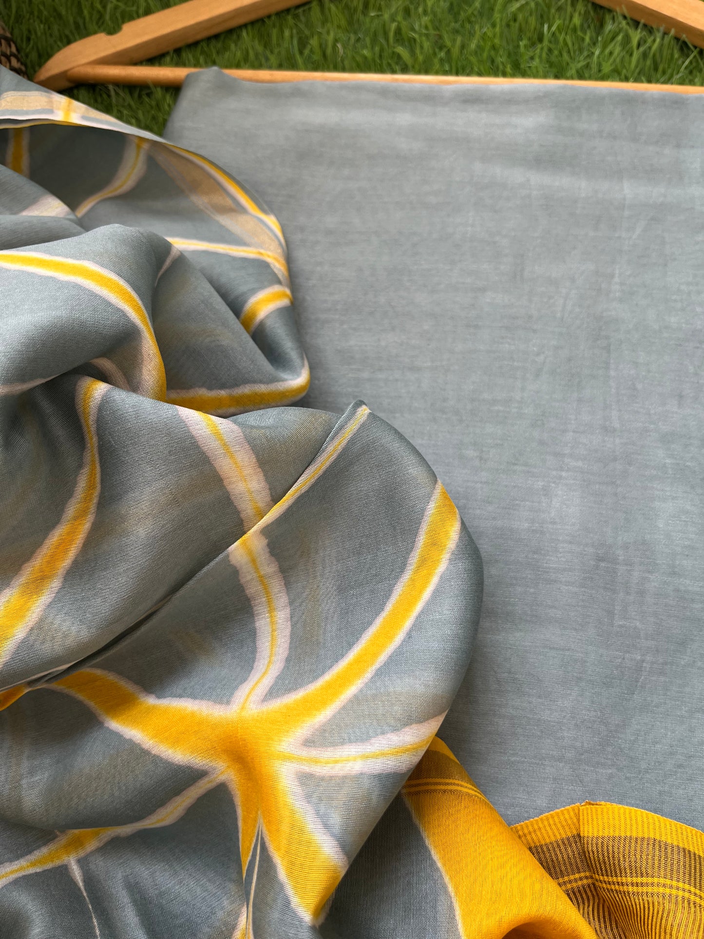 Chanderi Clamp Dye dupatta with plain fabric