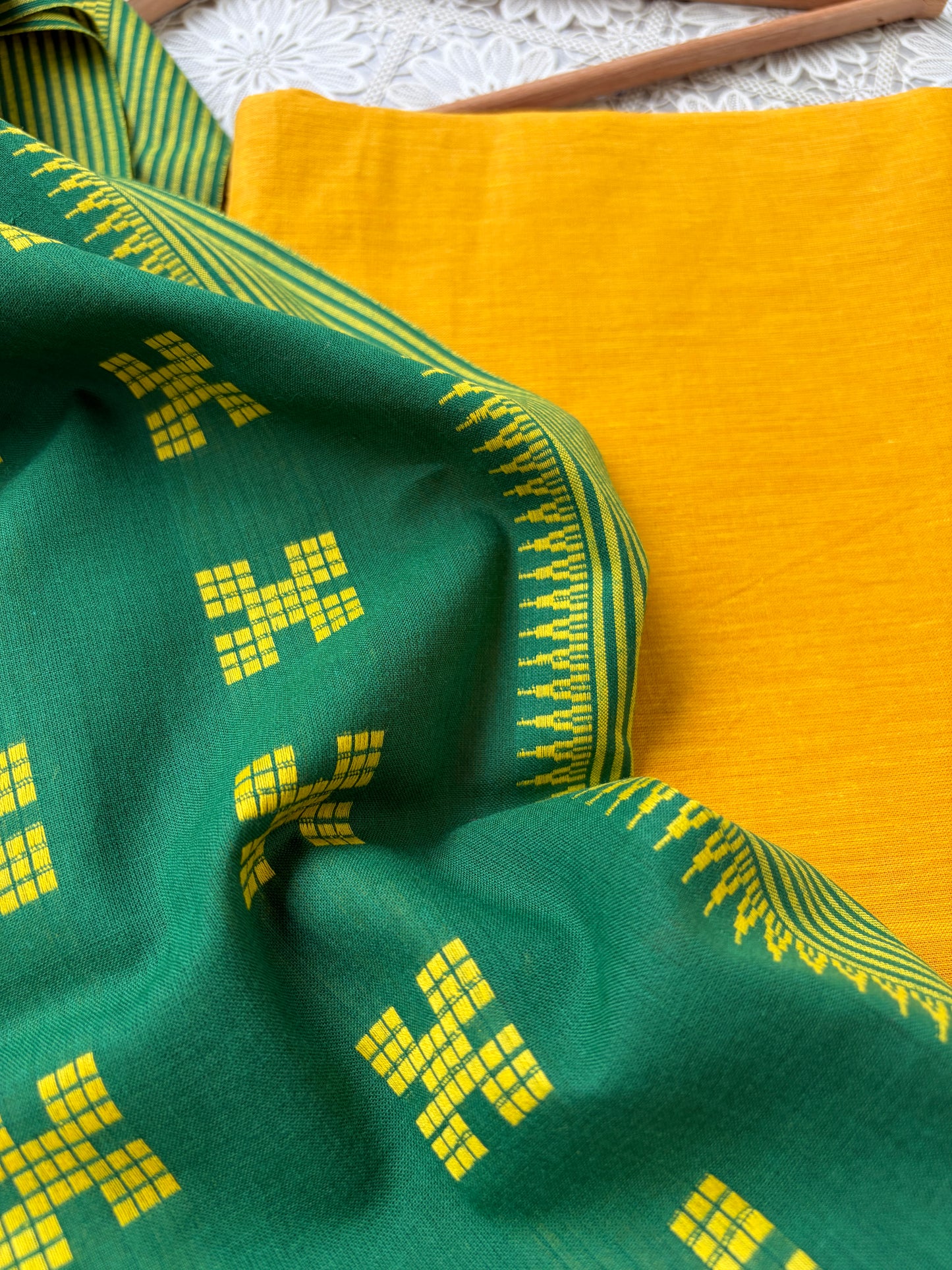 Mangalgiri Cotton 3 pc set - kurta bottom Dupatta