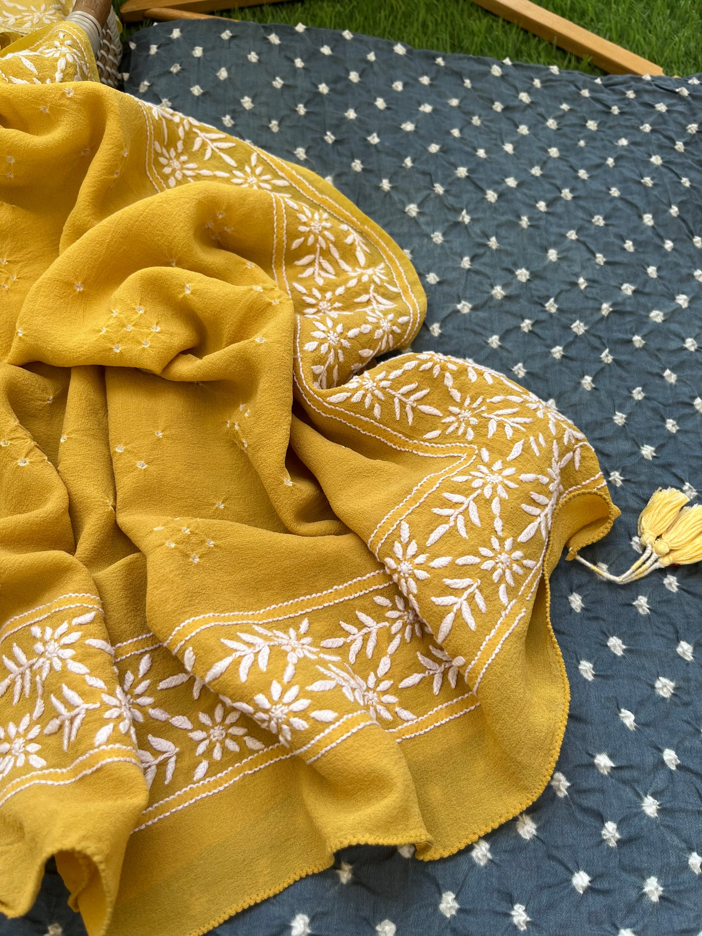 Bandhani kurta chikankari Dupatta