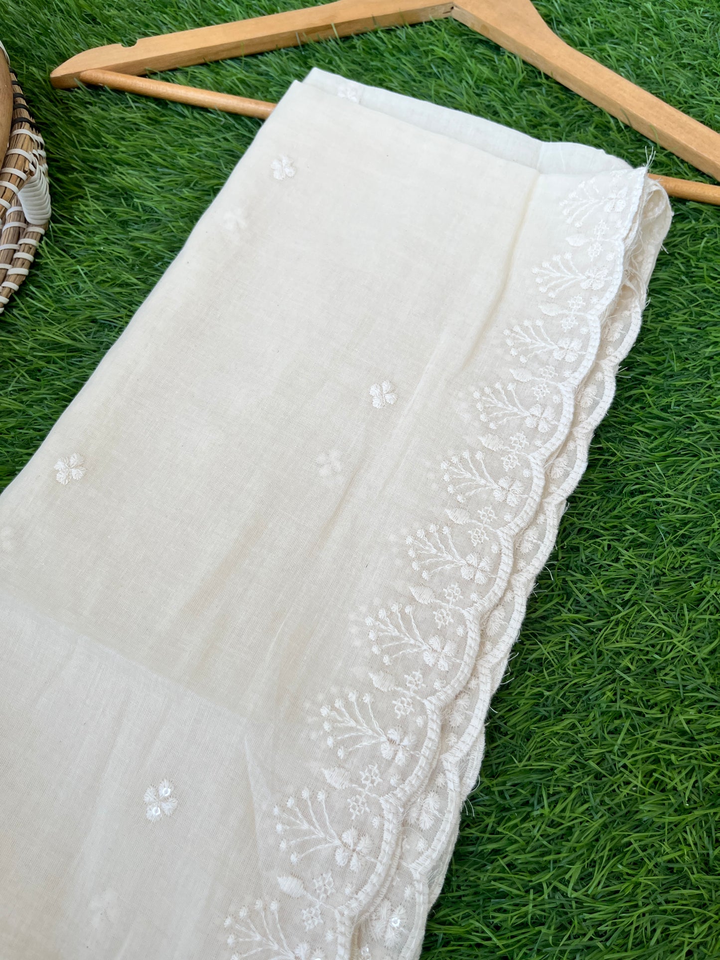 Mul scalloped Dupatta