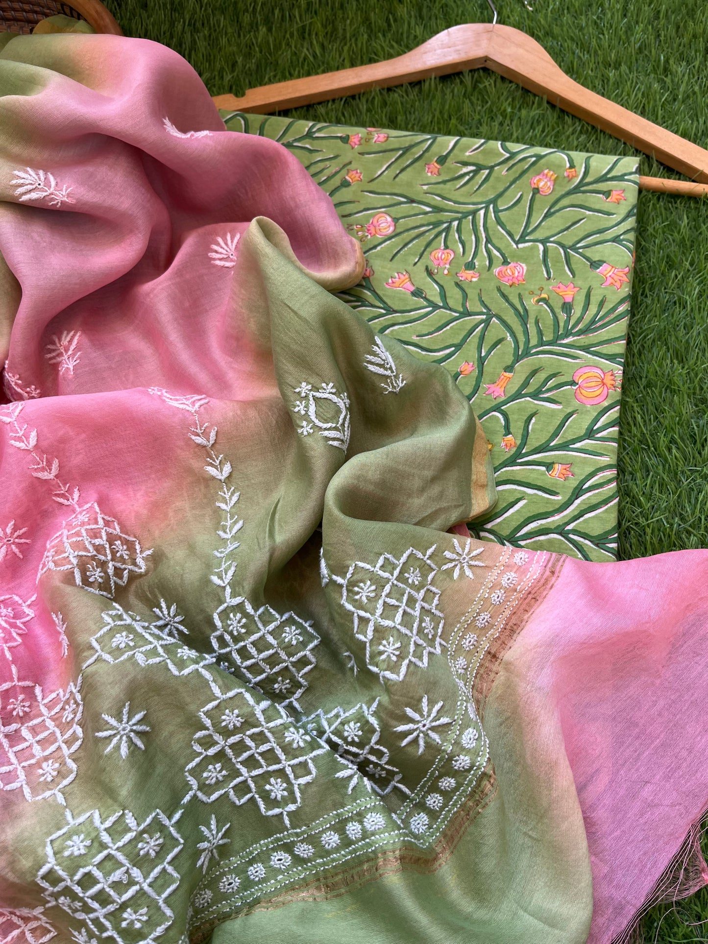 रोज़ाना  :Chanderi Chikankari Dupatta with cotton kurta bottom Fabric