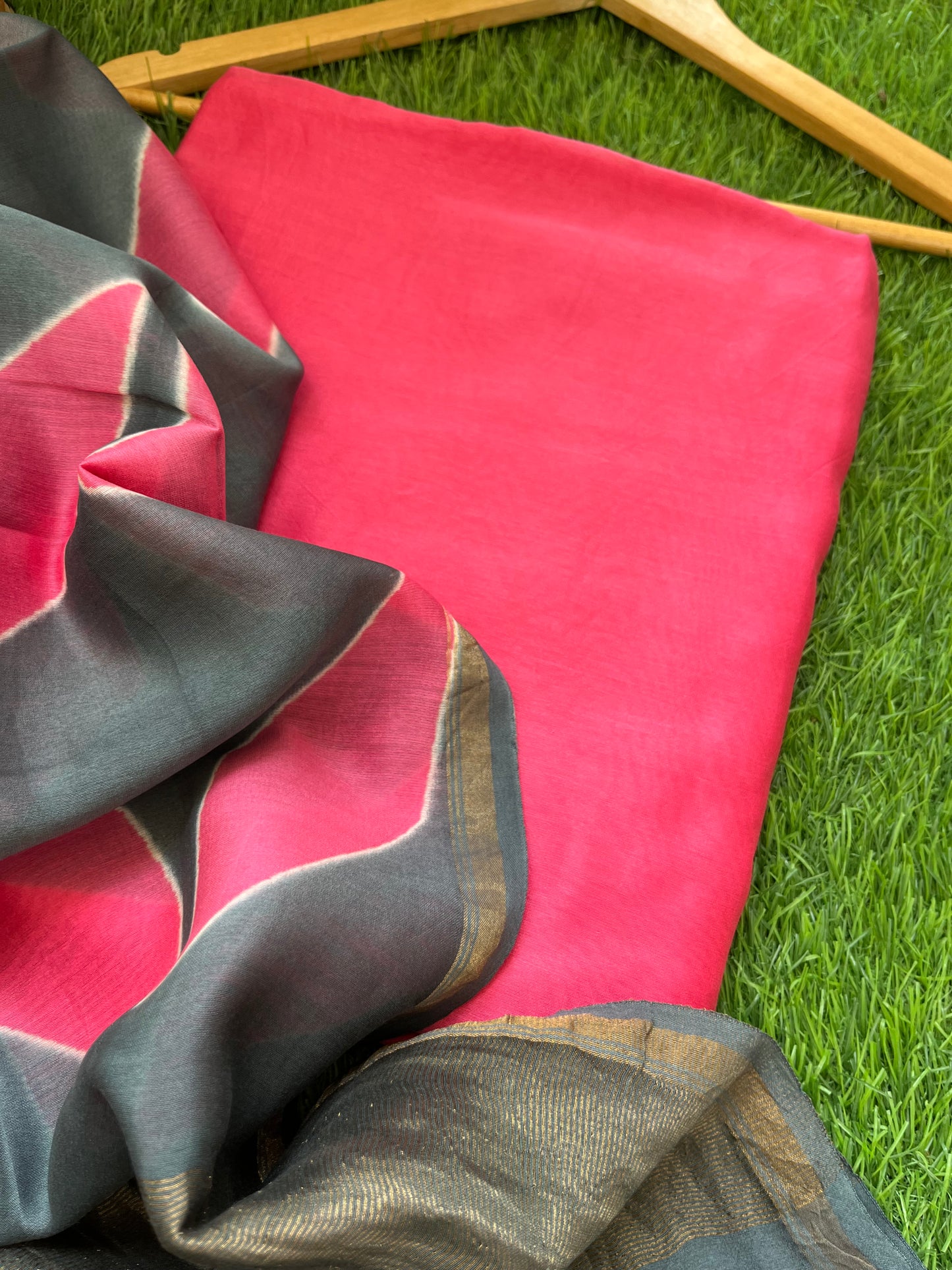 Chanderi Clamp Dye dupatta with plain fabric