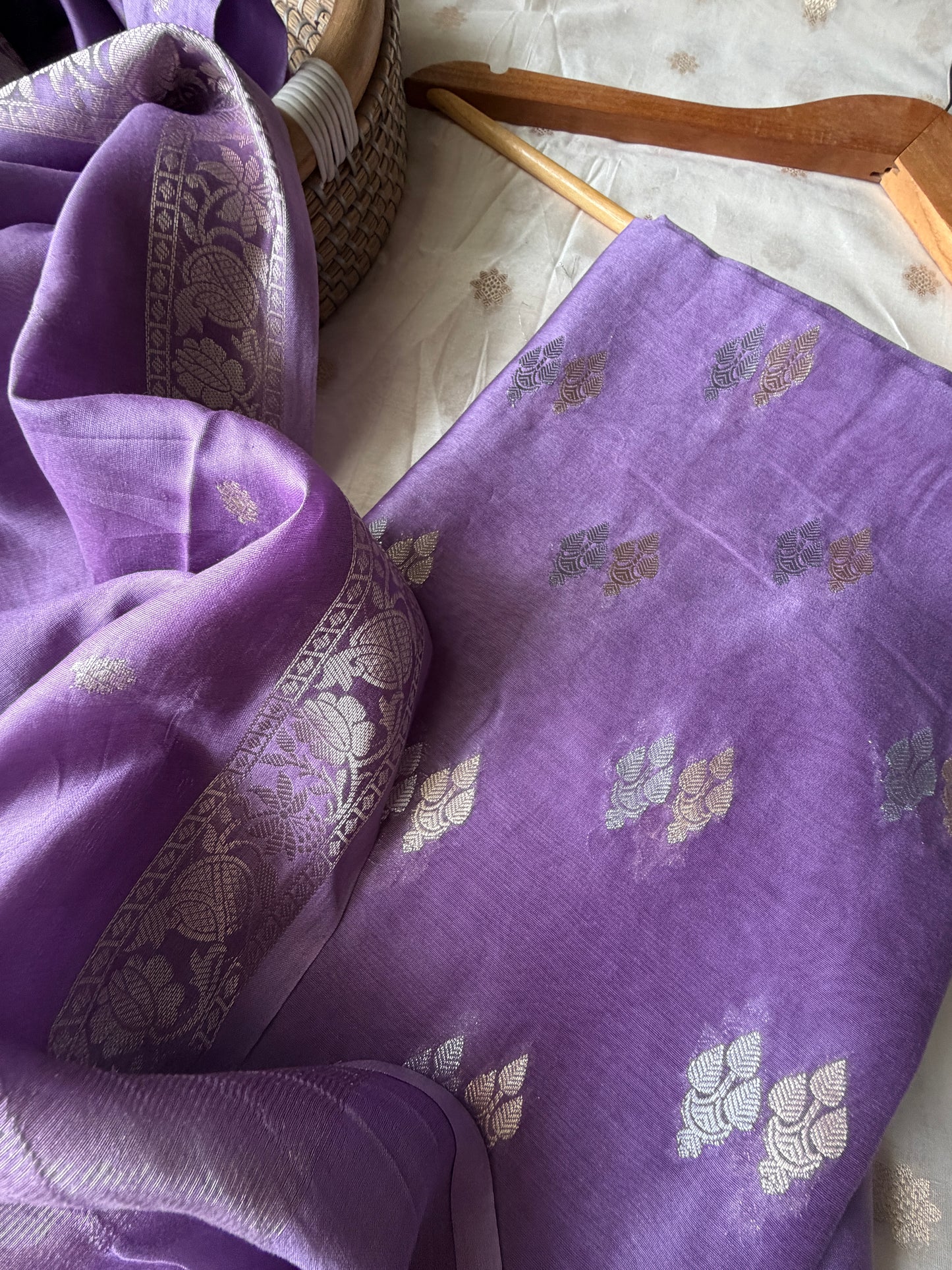 त्योहार् -Banarasi chanderi dupatta kurta
